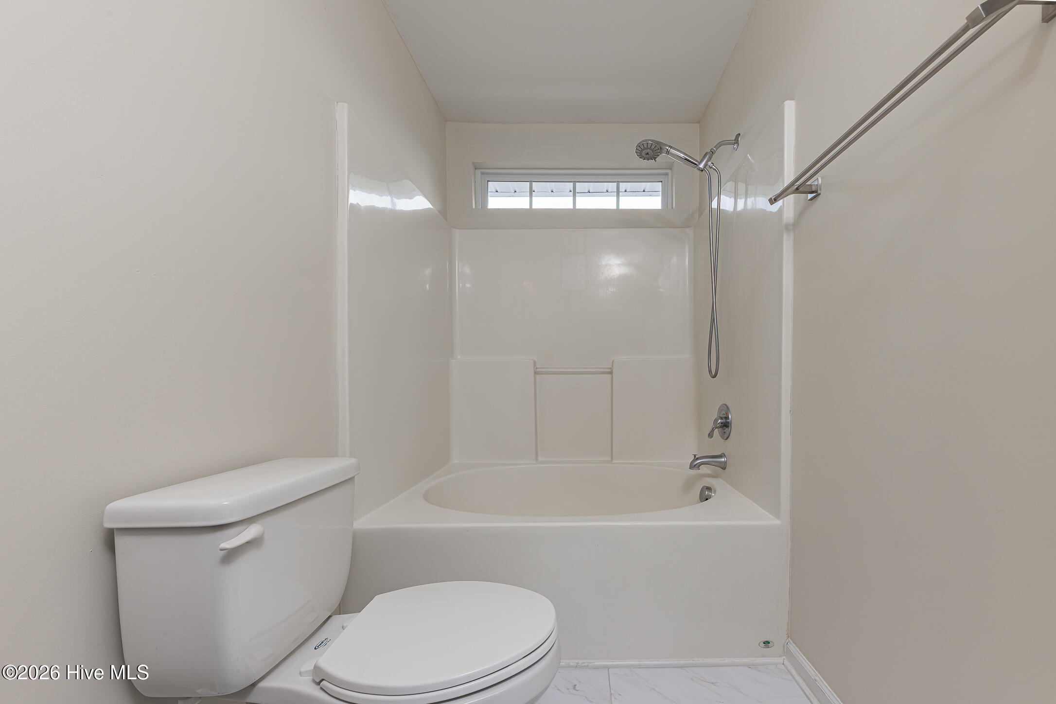 100562651 | Photo 25