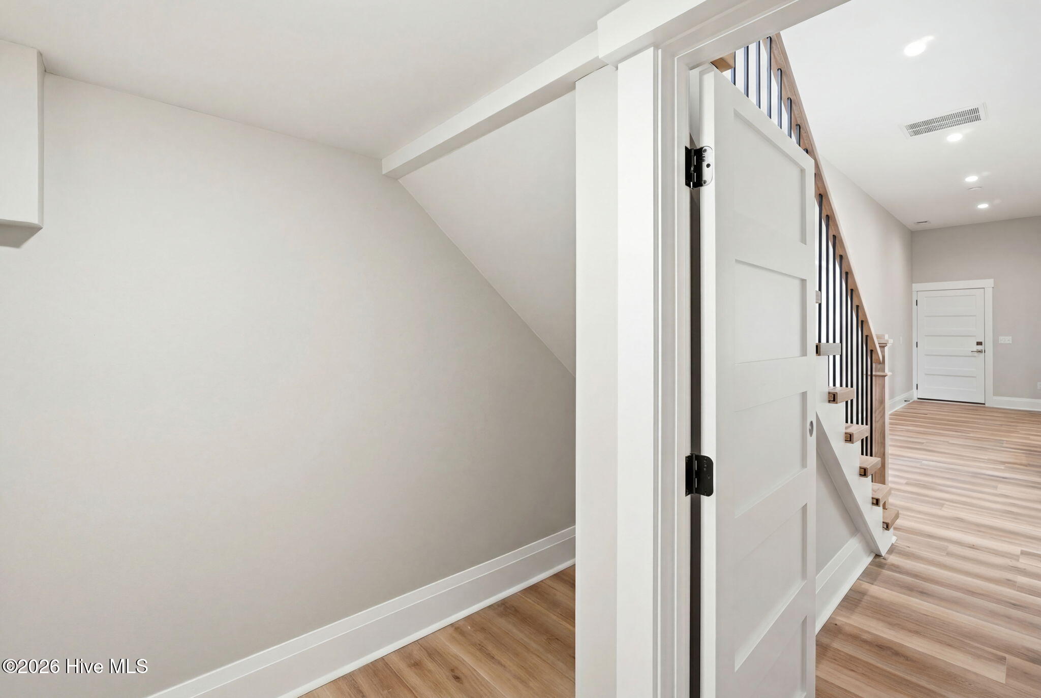 100554131 | Photo 15