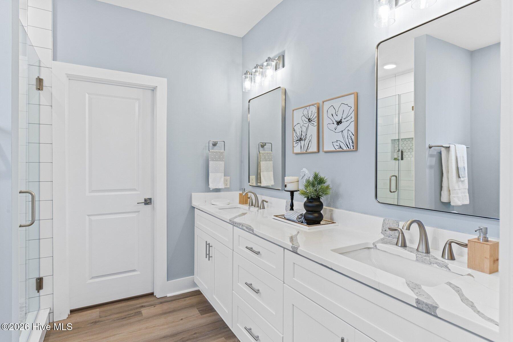 100554265 | Photo 26