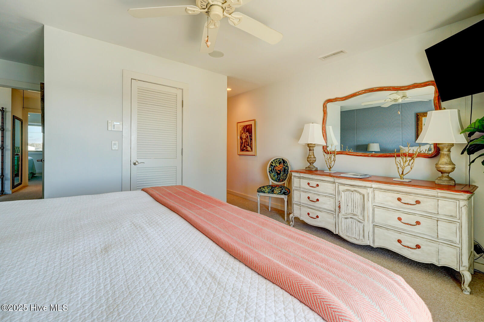 100546468 | Photo 23