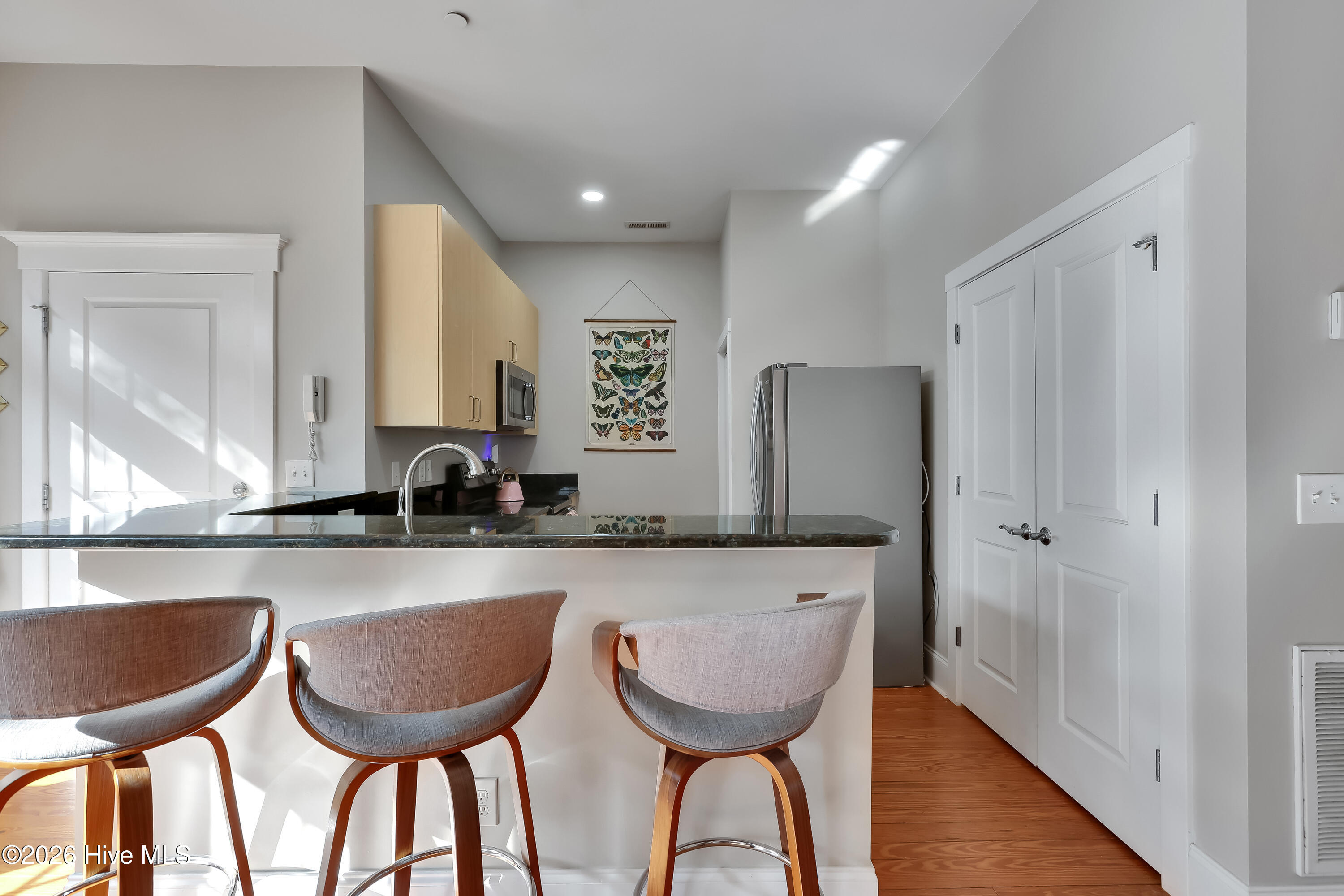 100553344 | Photo 10