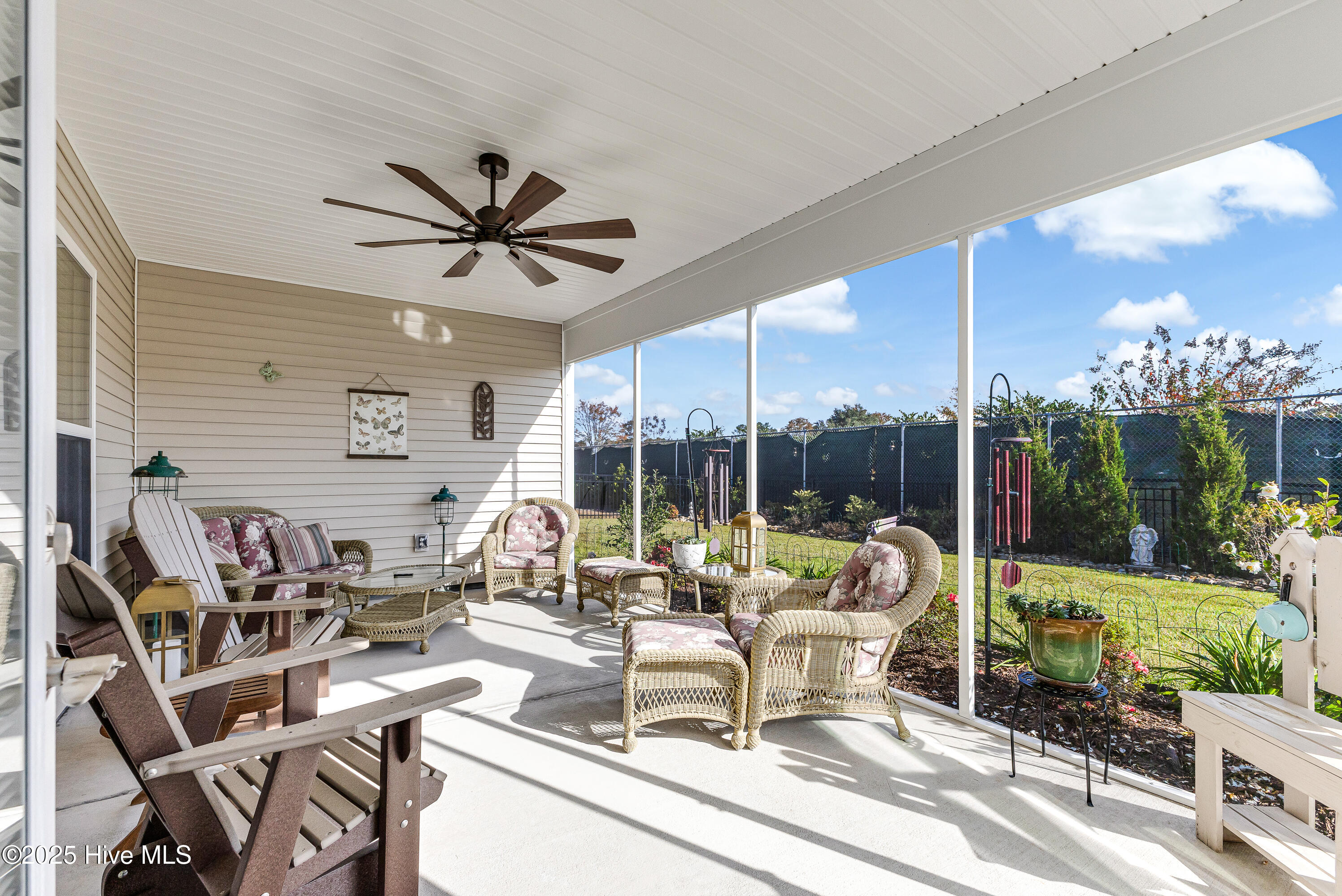 100544434 | Photo 33