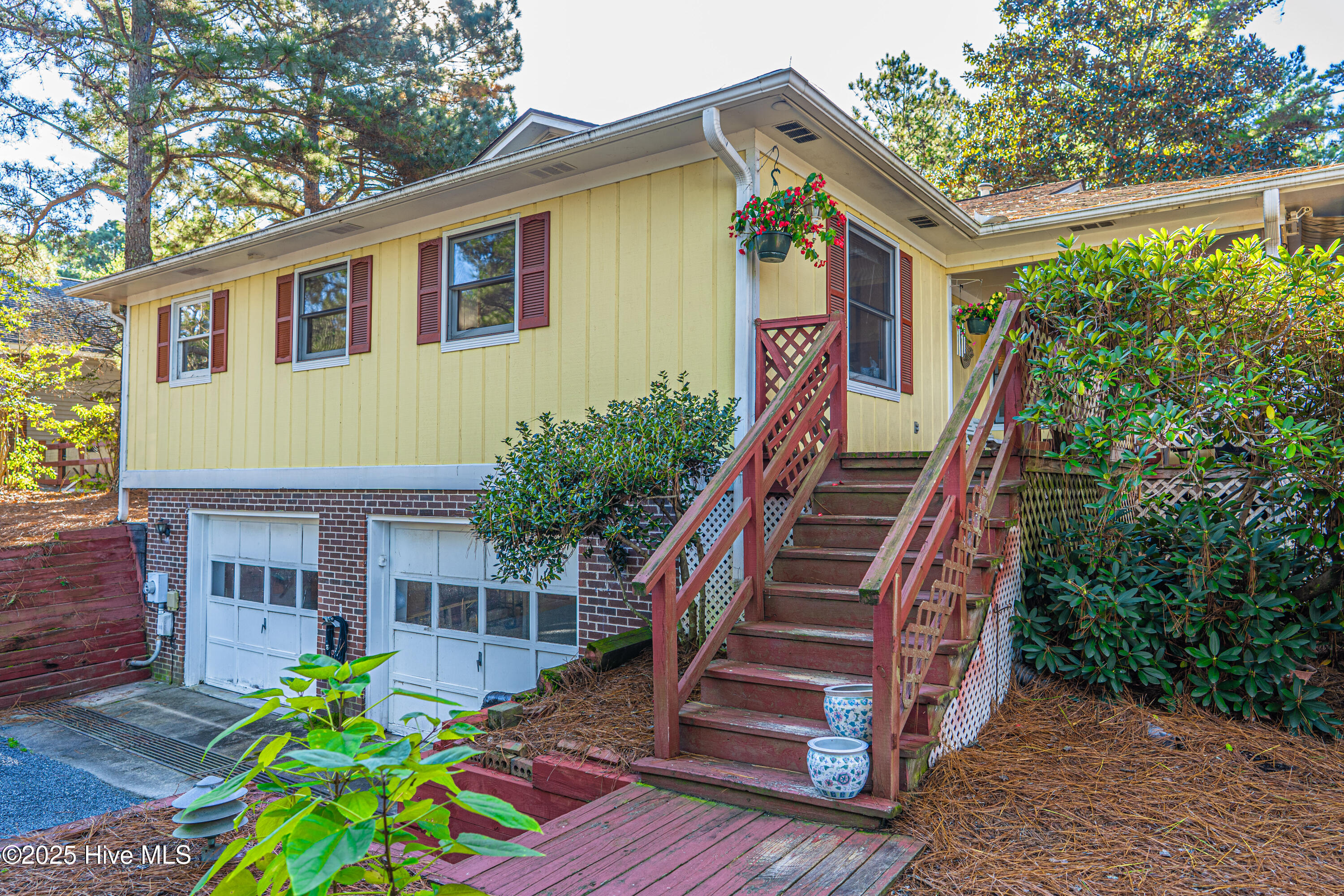 Homes for sale in West End, NC | 105 Greentree Ct, West End, NC 27376 | MLS# 100538276