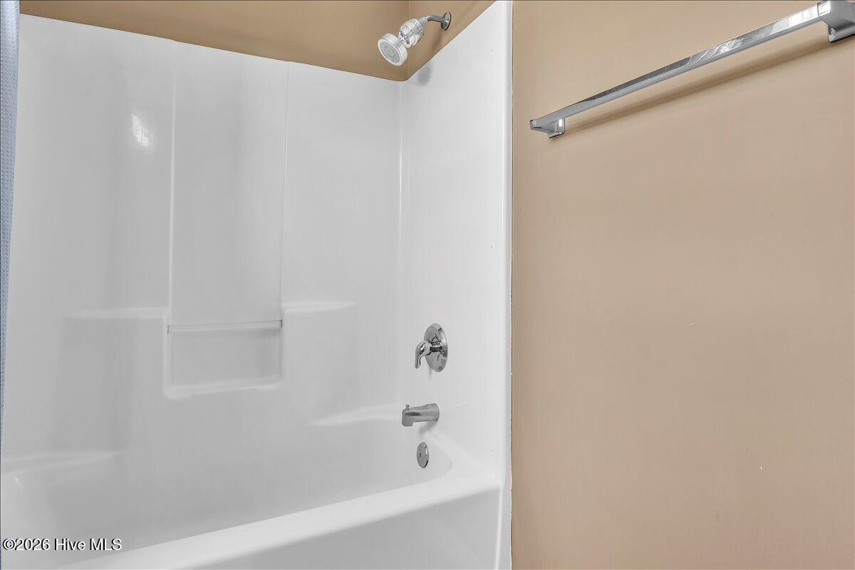 100566534 | Photo 40