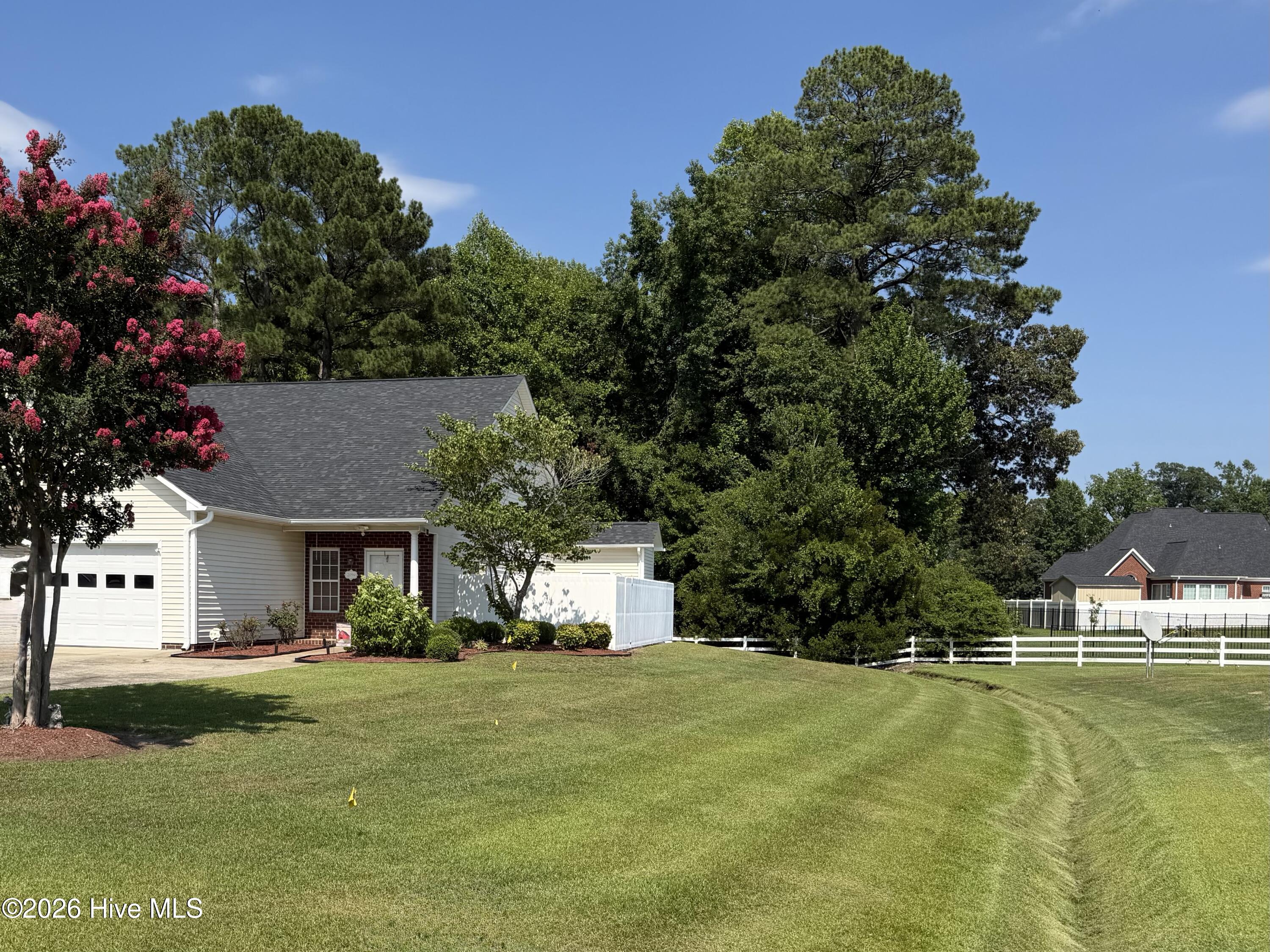 Exterior photo of 2059 Briarwood Drive, Kinston, NC 28501. MLS: 100586601