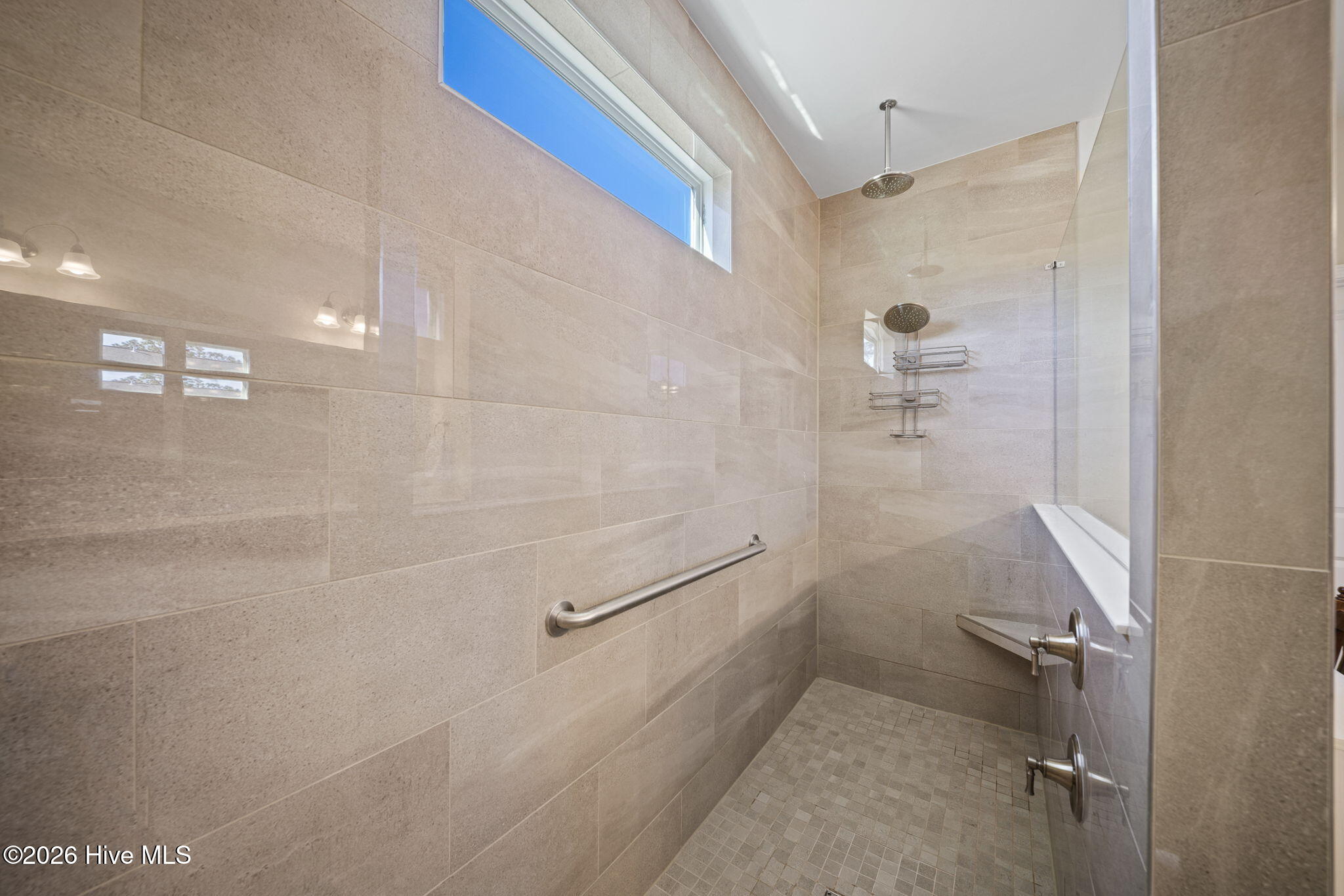 100564414 | Photo 33