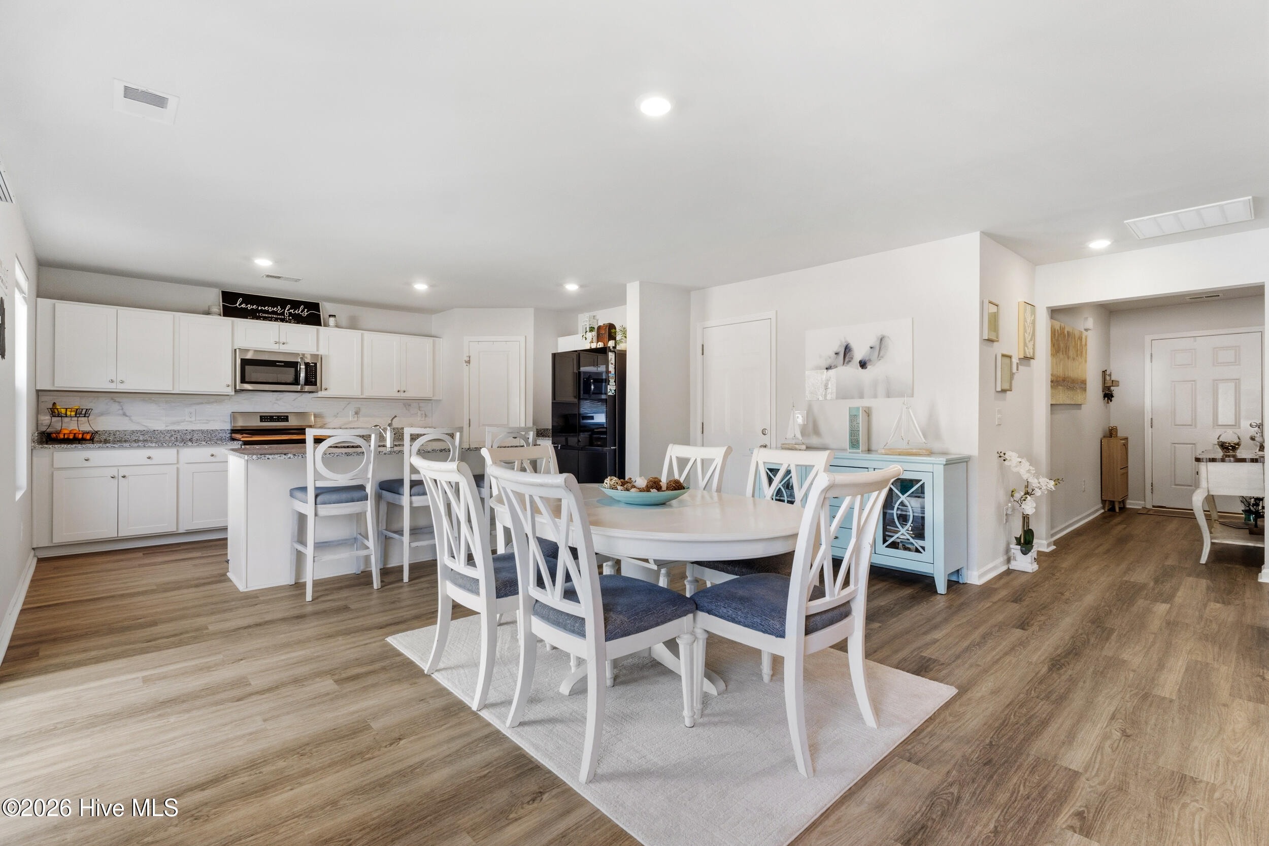 100558128 | Photo 13