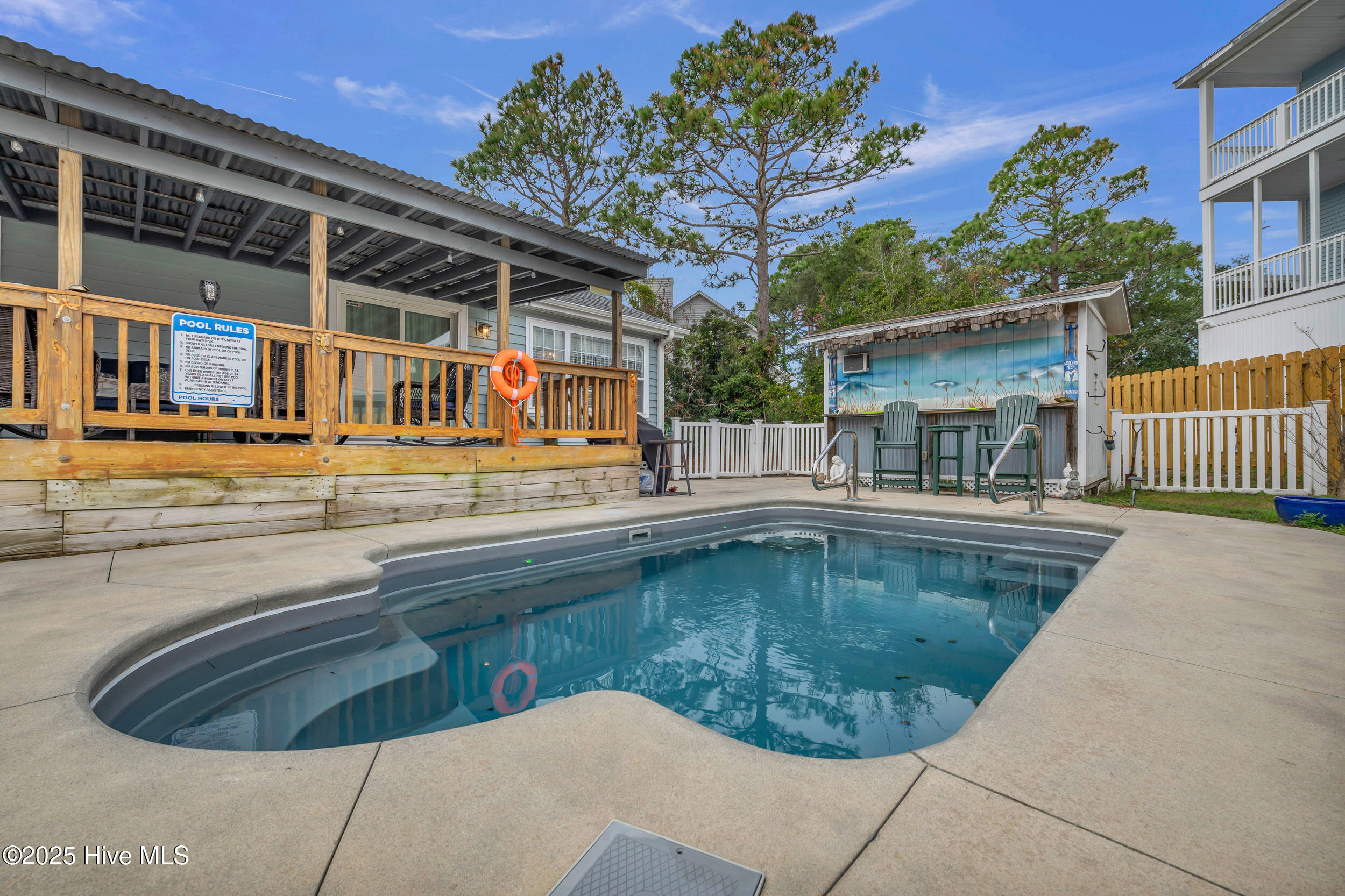 100543917 | Photo 40