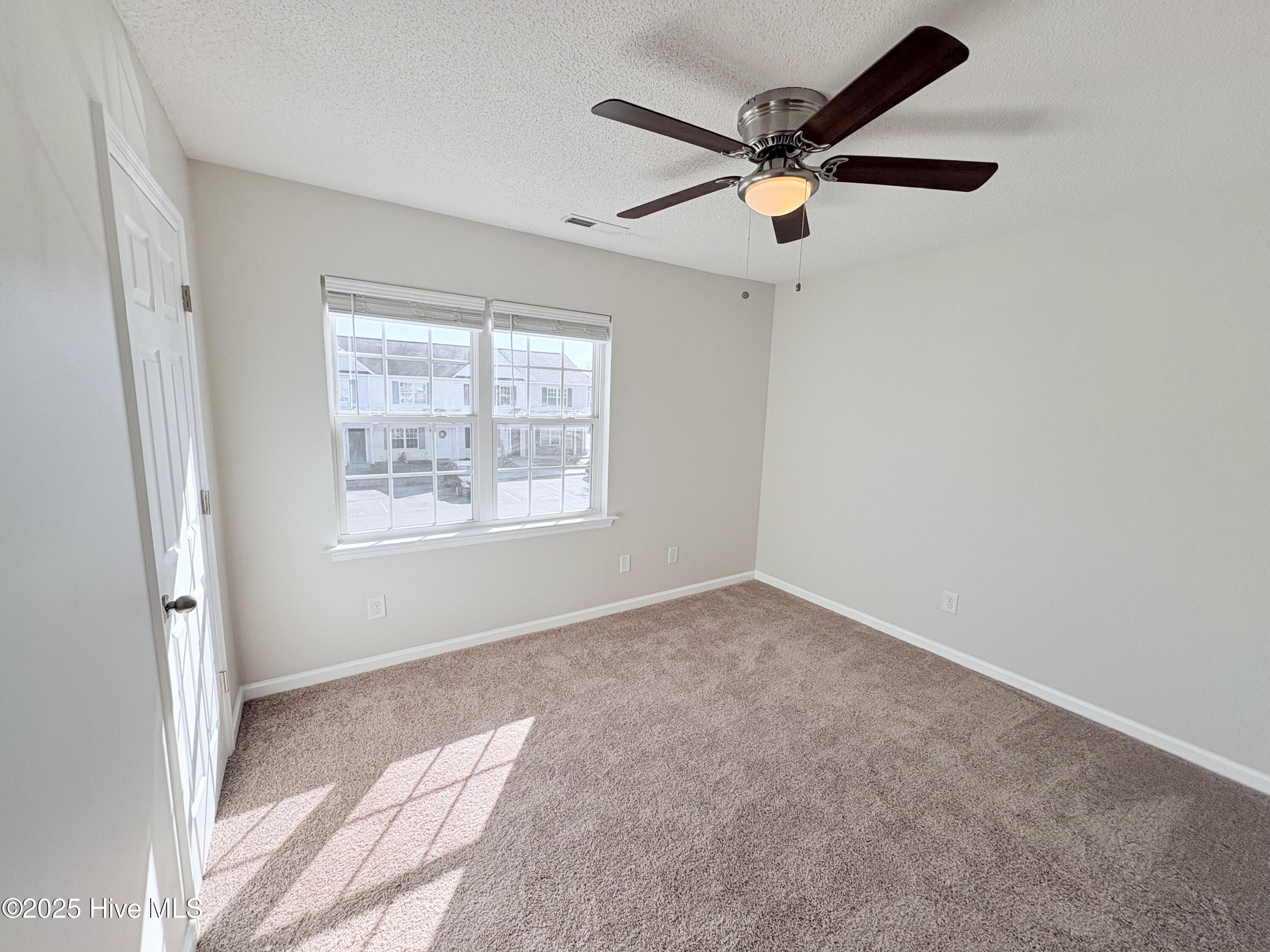 100542768 | Photo 16