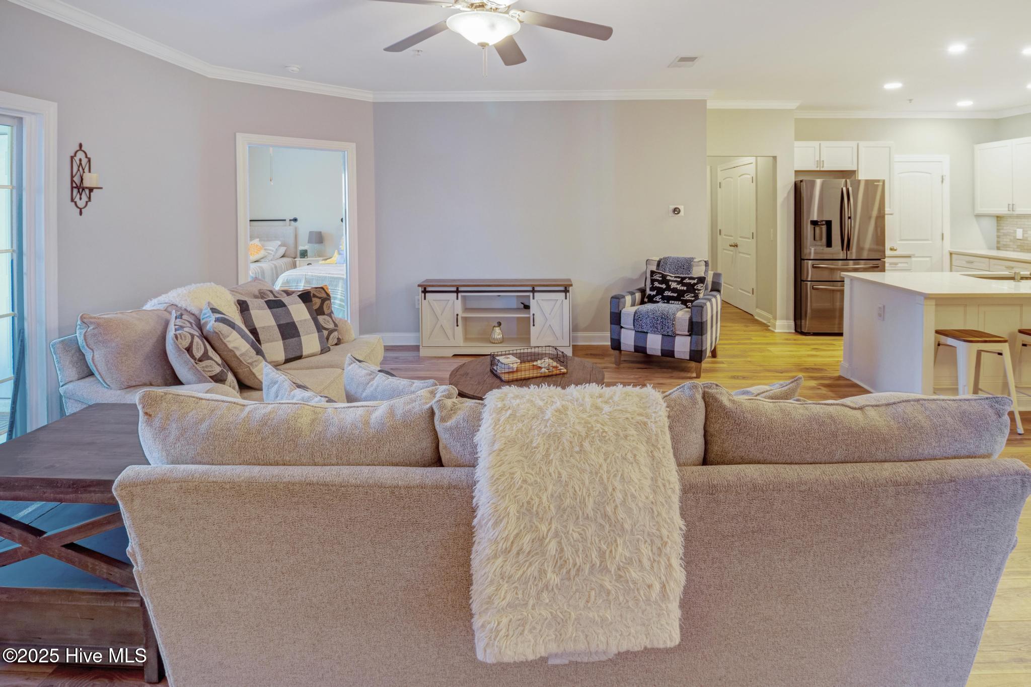 100534929 | Photo 16