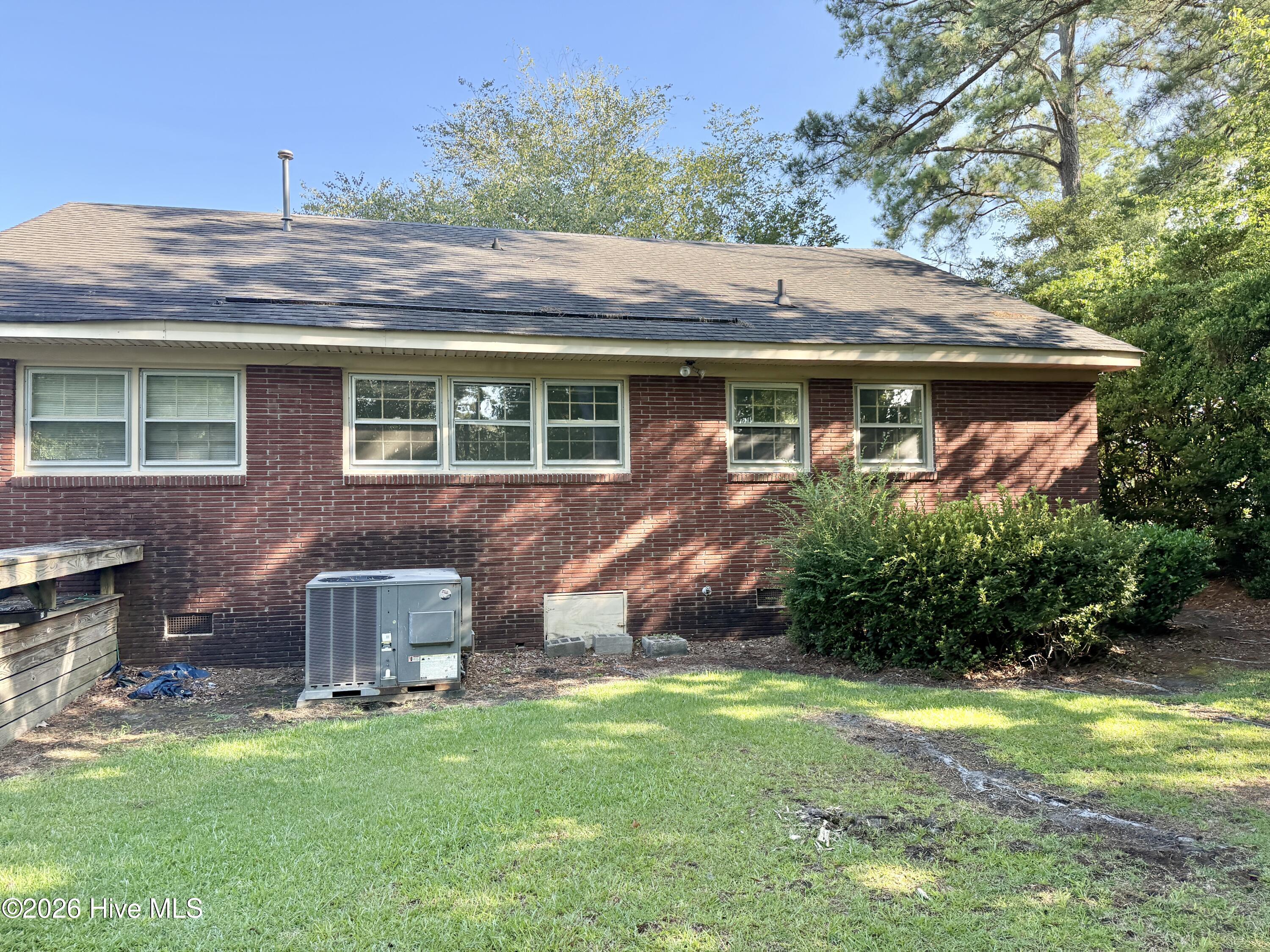 Exterior photo of 1202 Ruffin Terrace, Kinston, NC 28504. MLS: 100589945