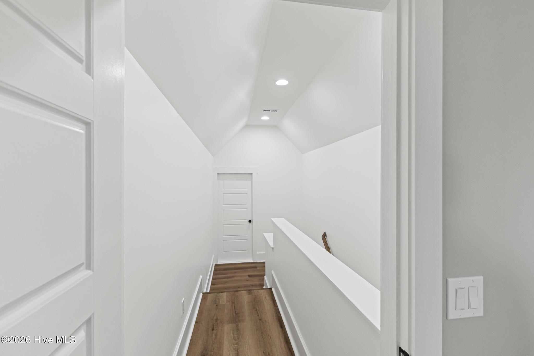 100561204 | Photo 47