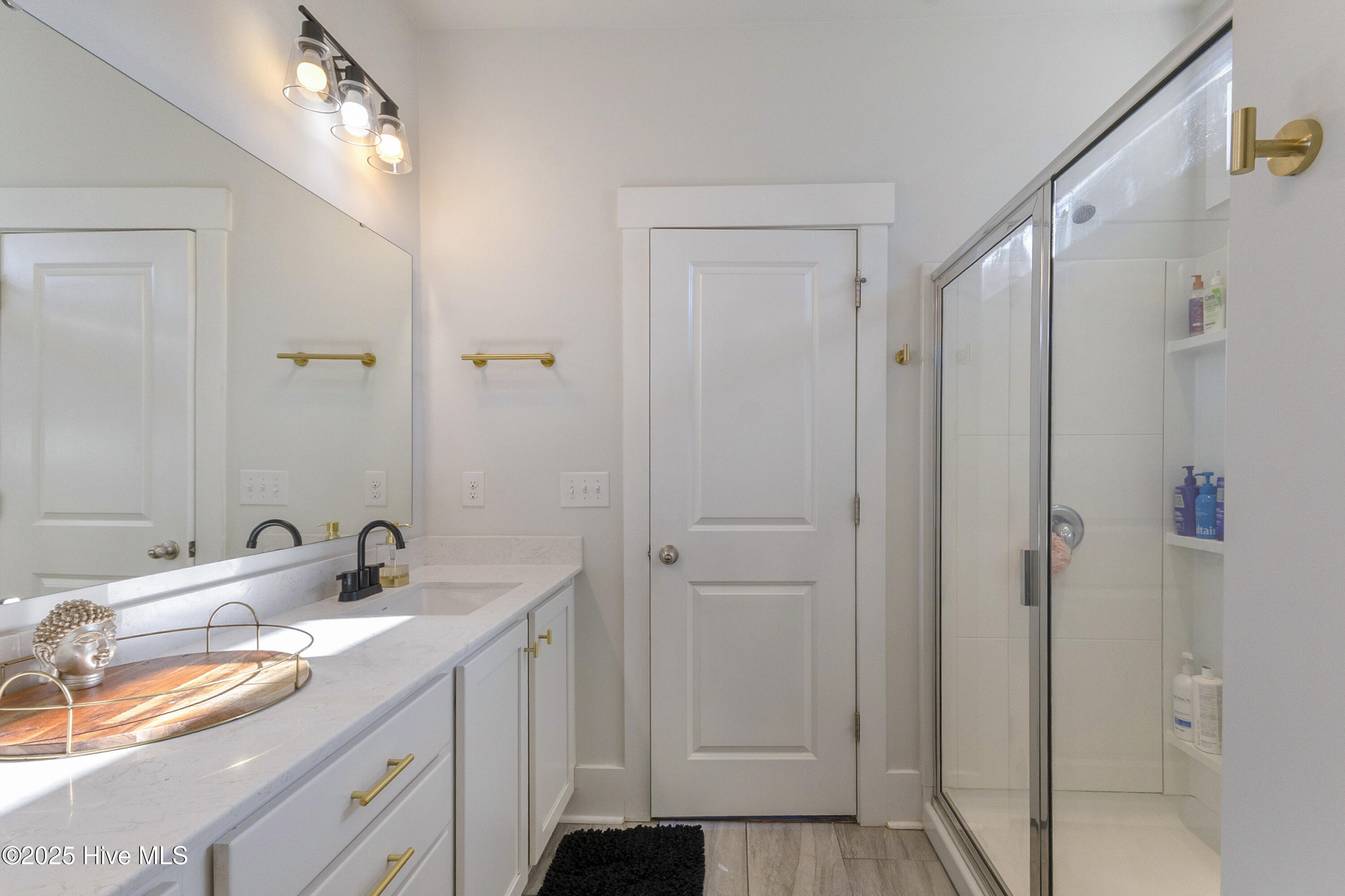 100545579 | Photo 29