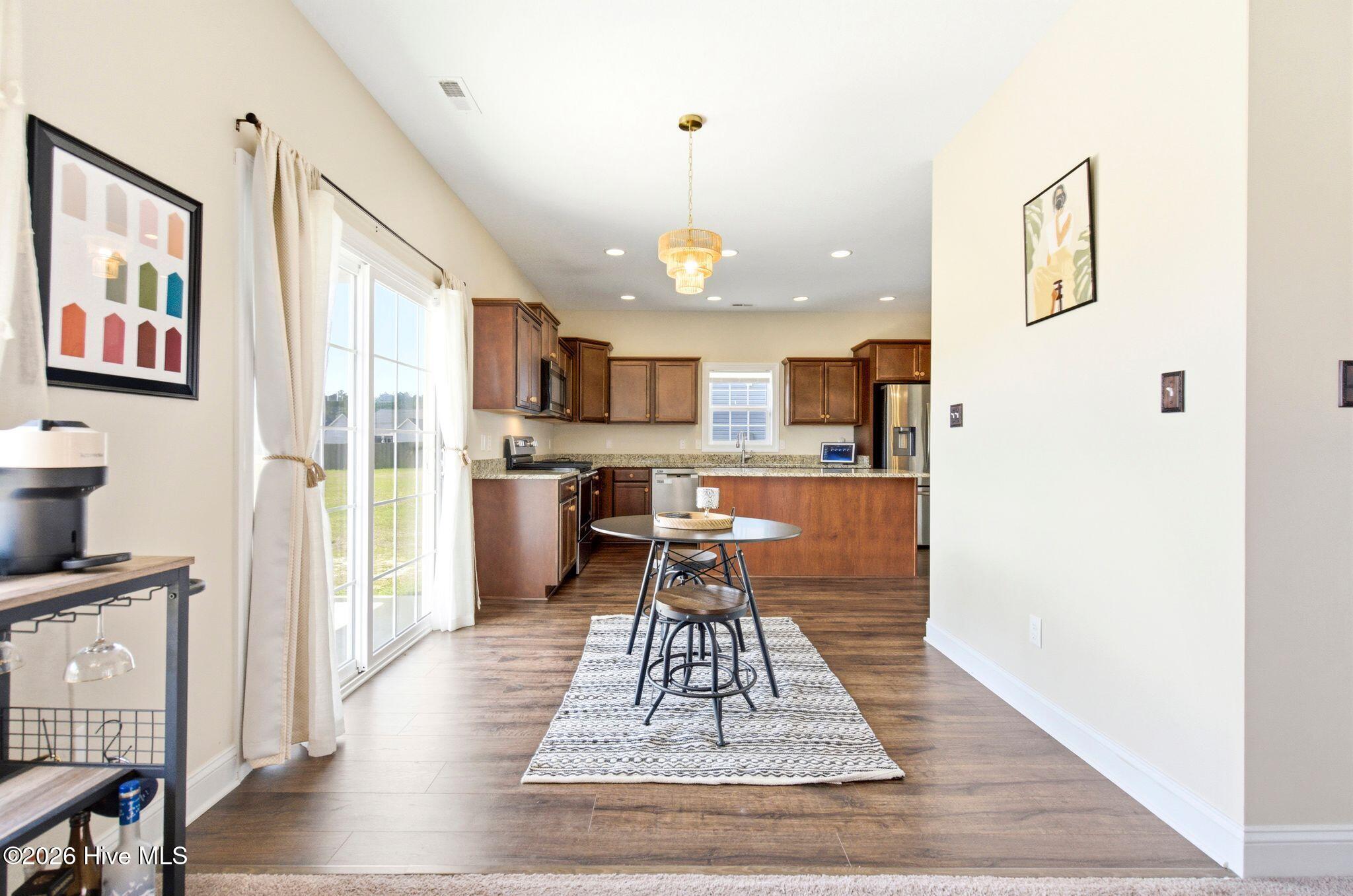 100563998 | Photo 19