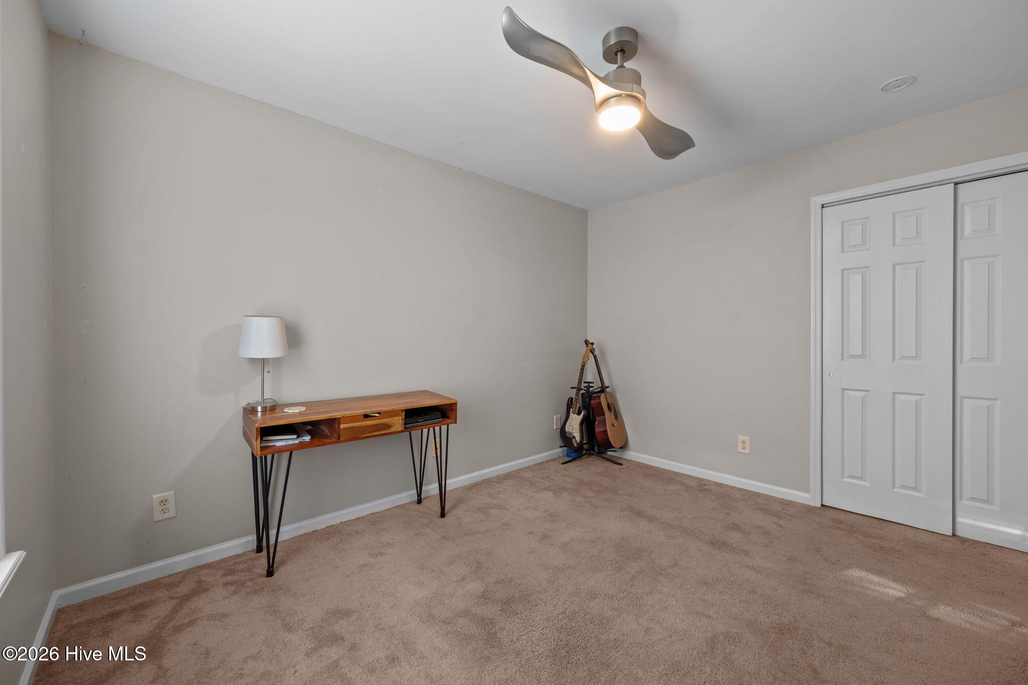 100567671 | Photo 50