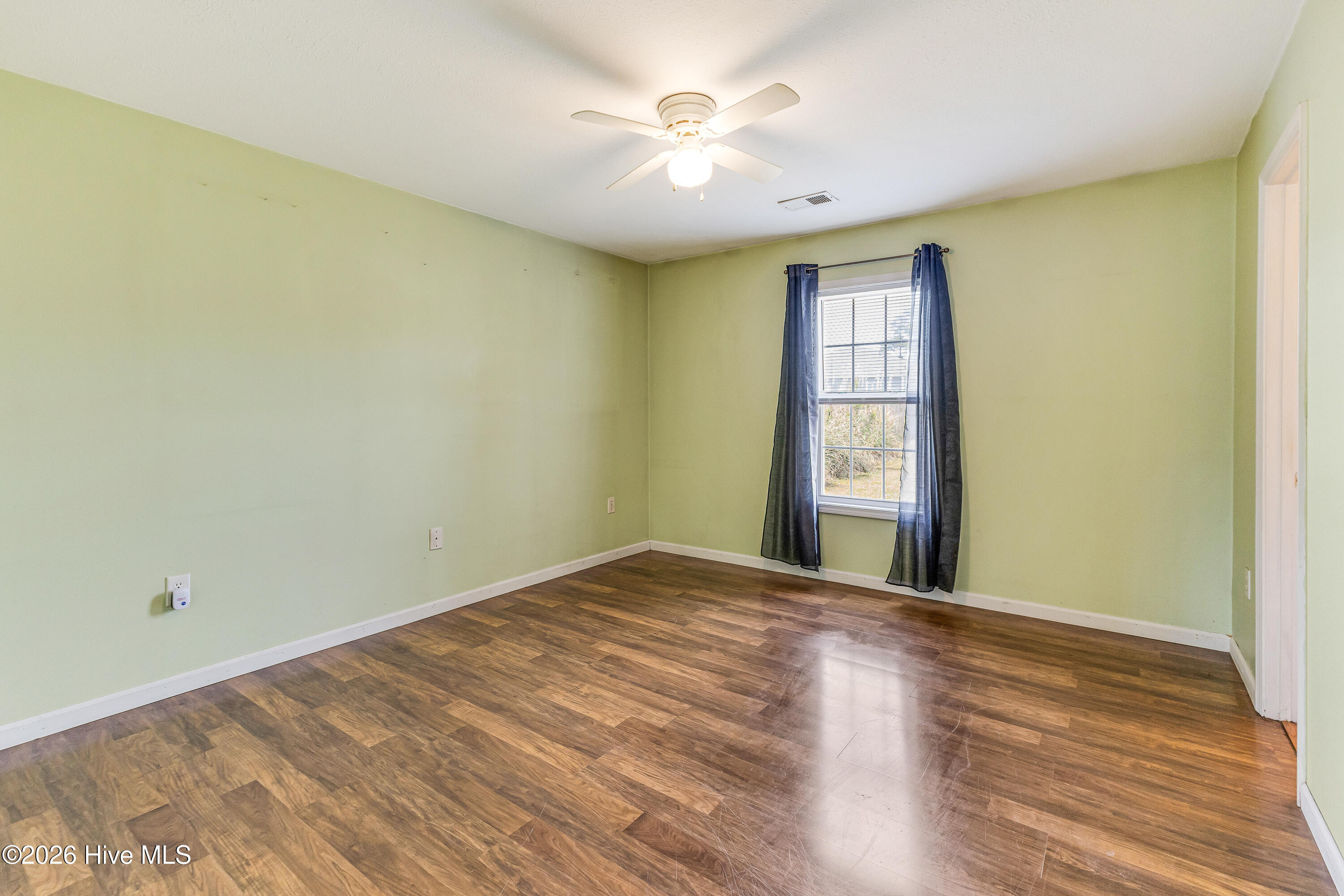 100566920 | Photo 17