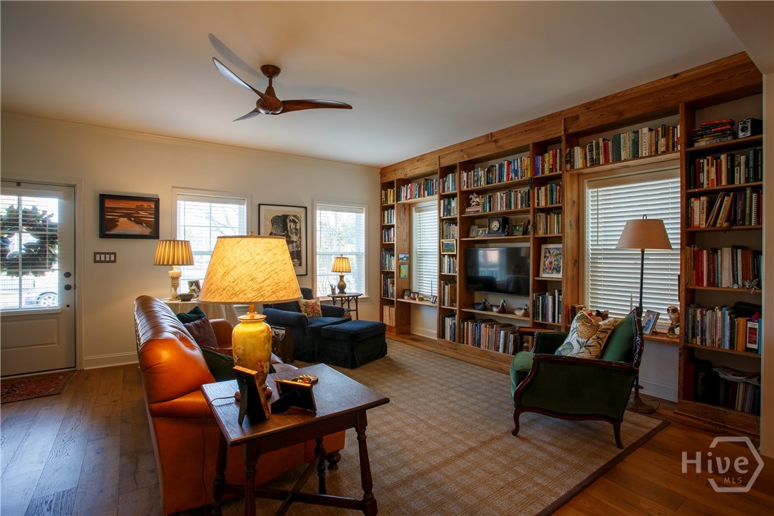 919 E Waldburg Street, Savannah, GA 31401 Listing Photo  6