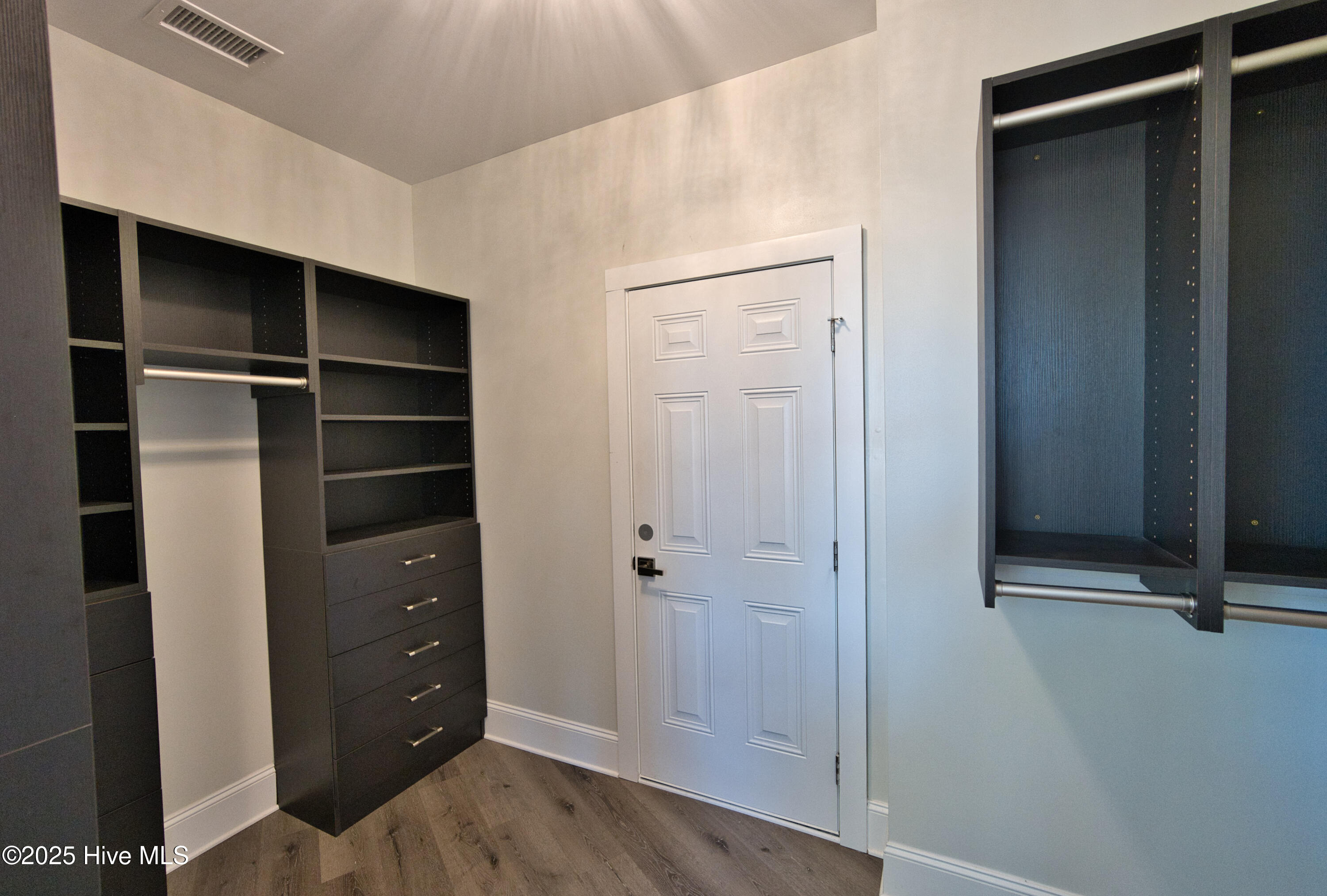 100546521 | Photo 74