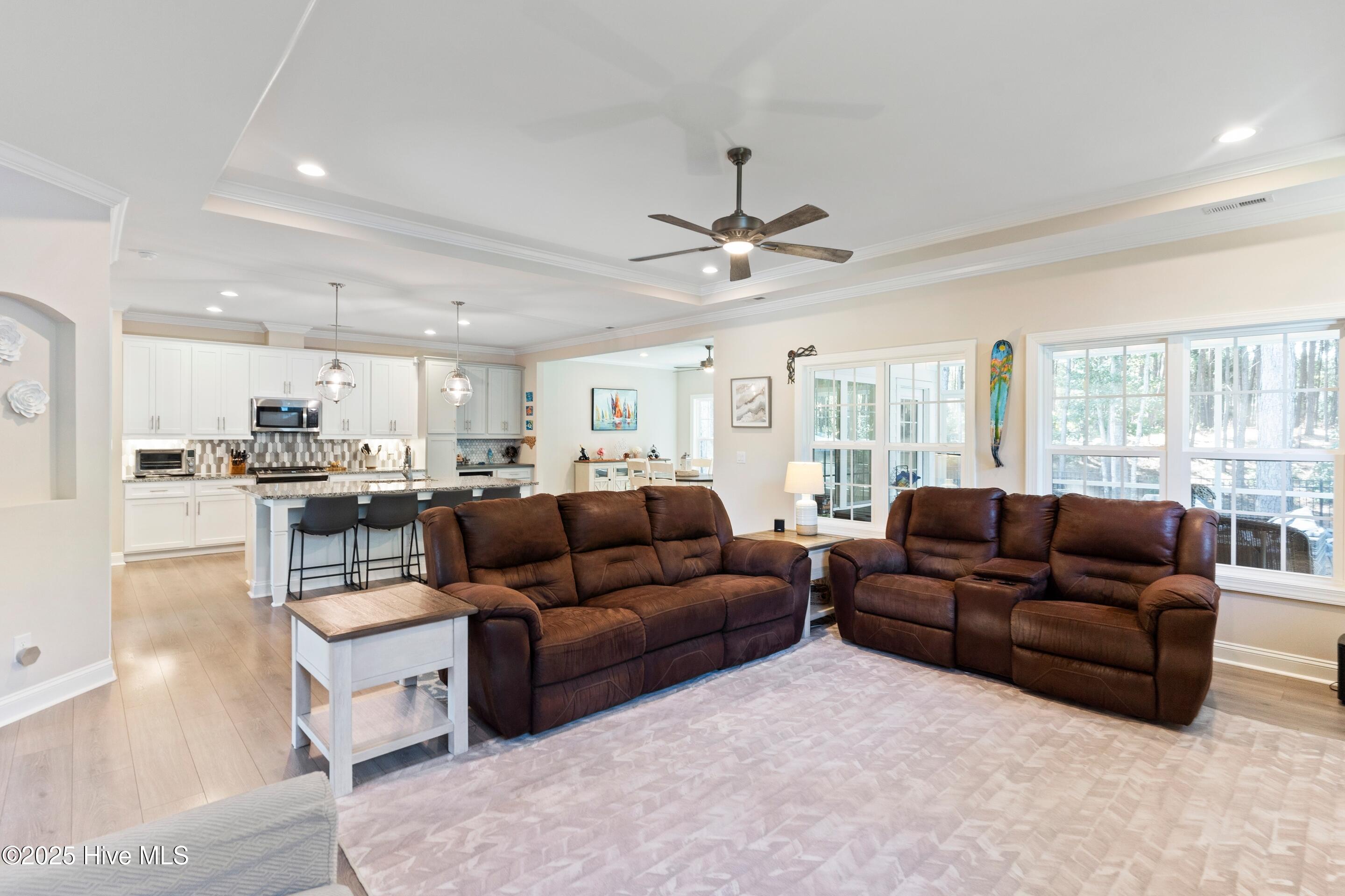 100532334 | Photo 12