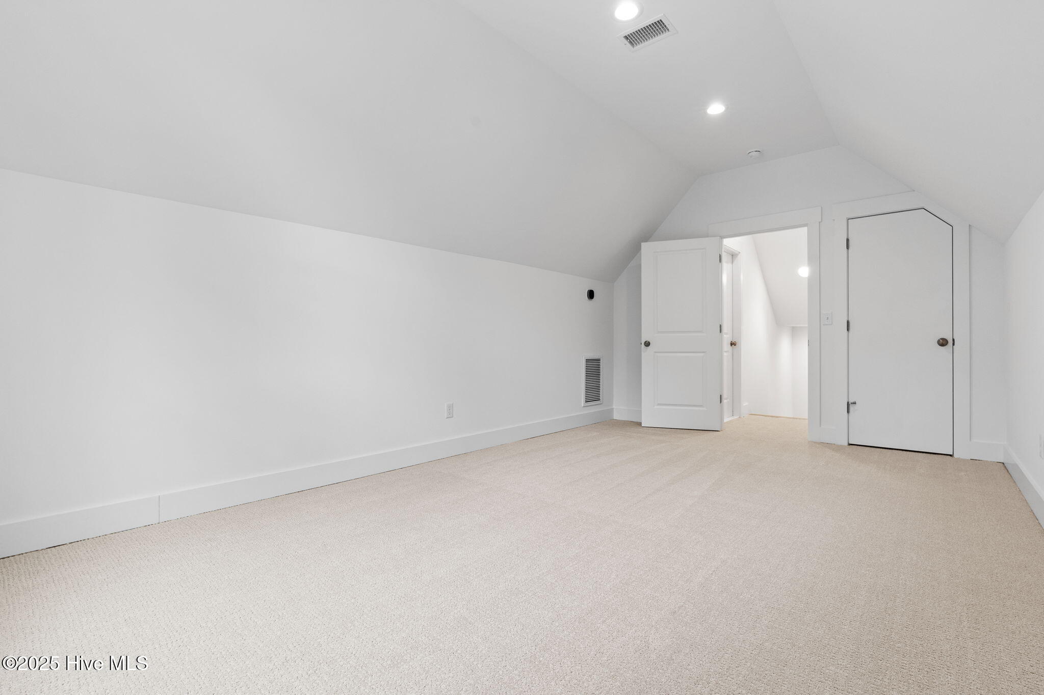 100530542 | Photo 42