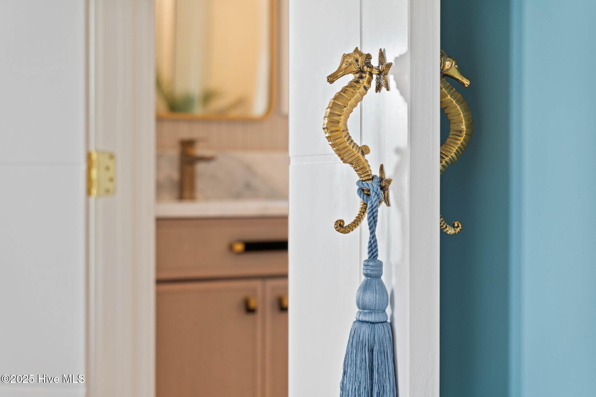 100516902 | Photo 46