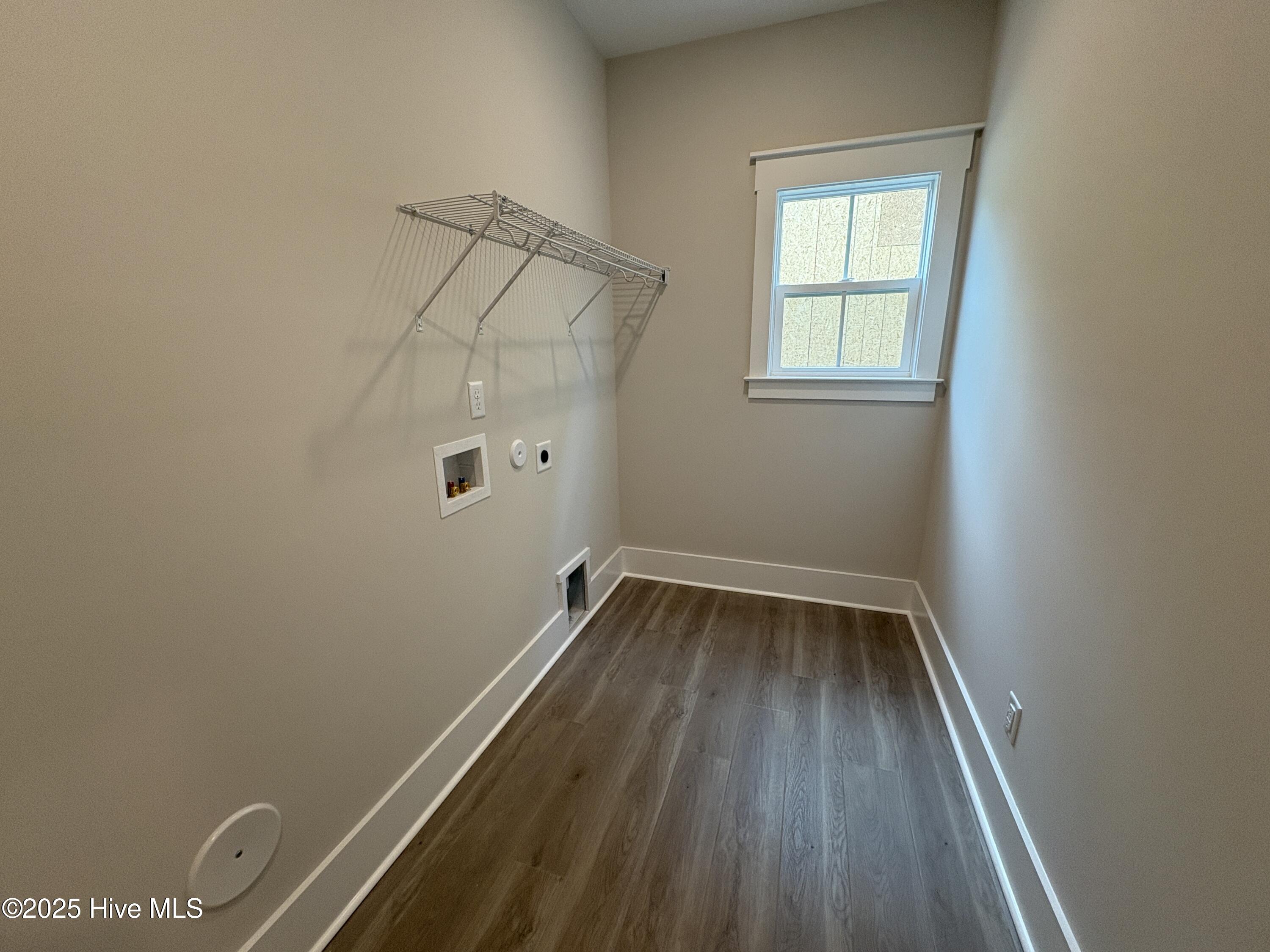 100503303 | Photo 23