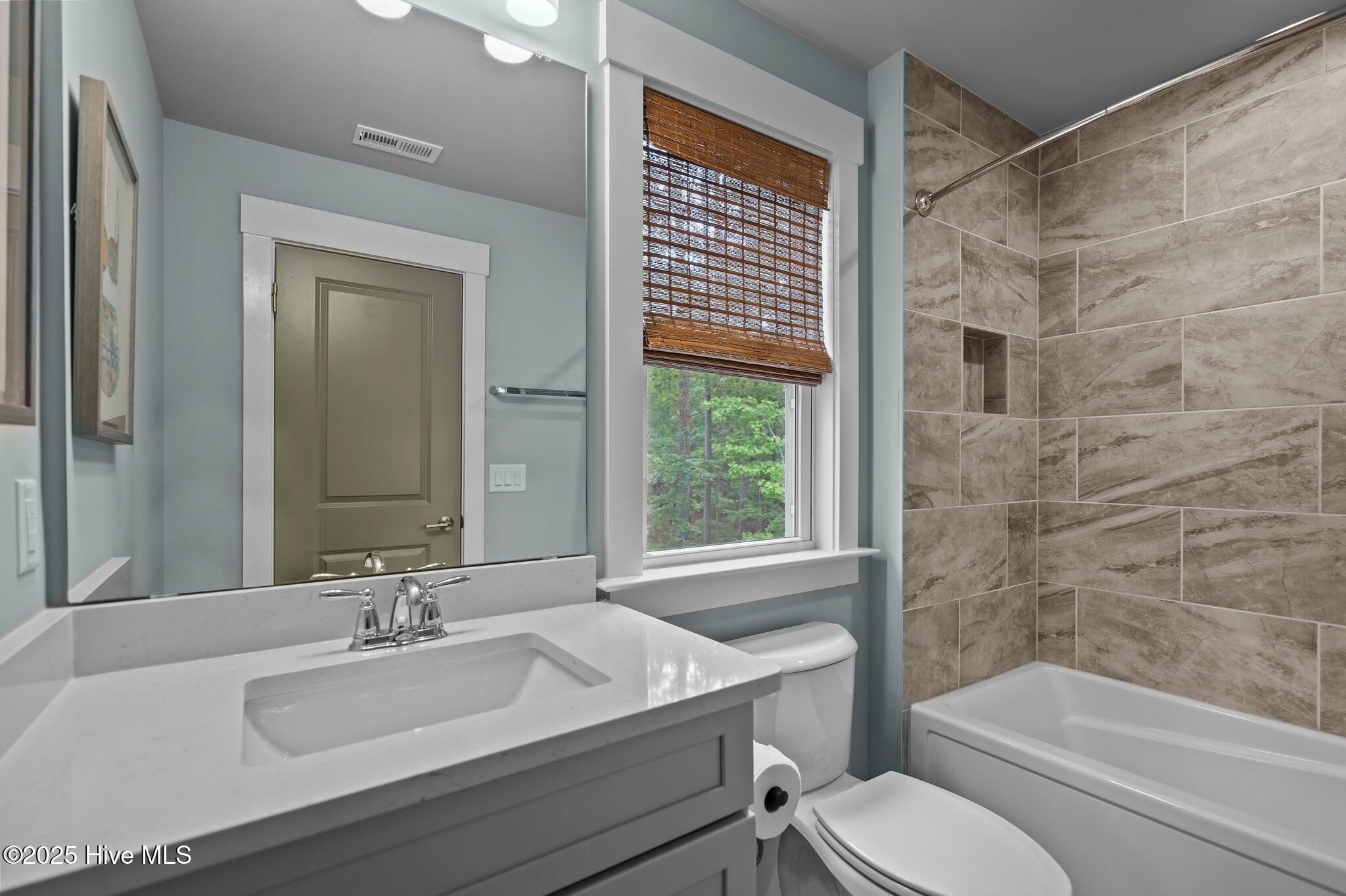 100510918 | Photo 28