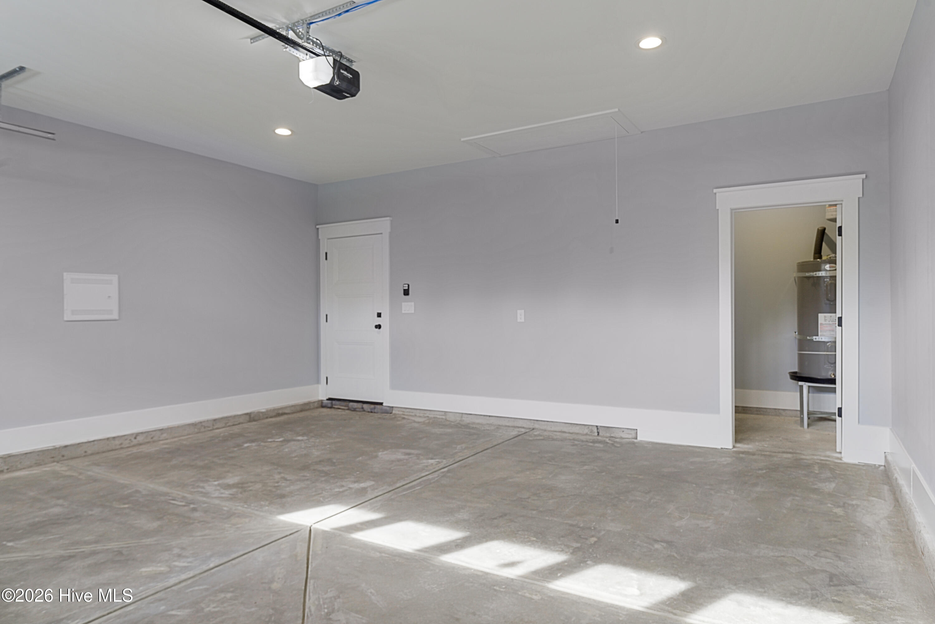 100547114 | Photo 44