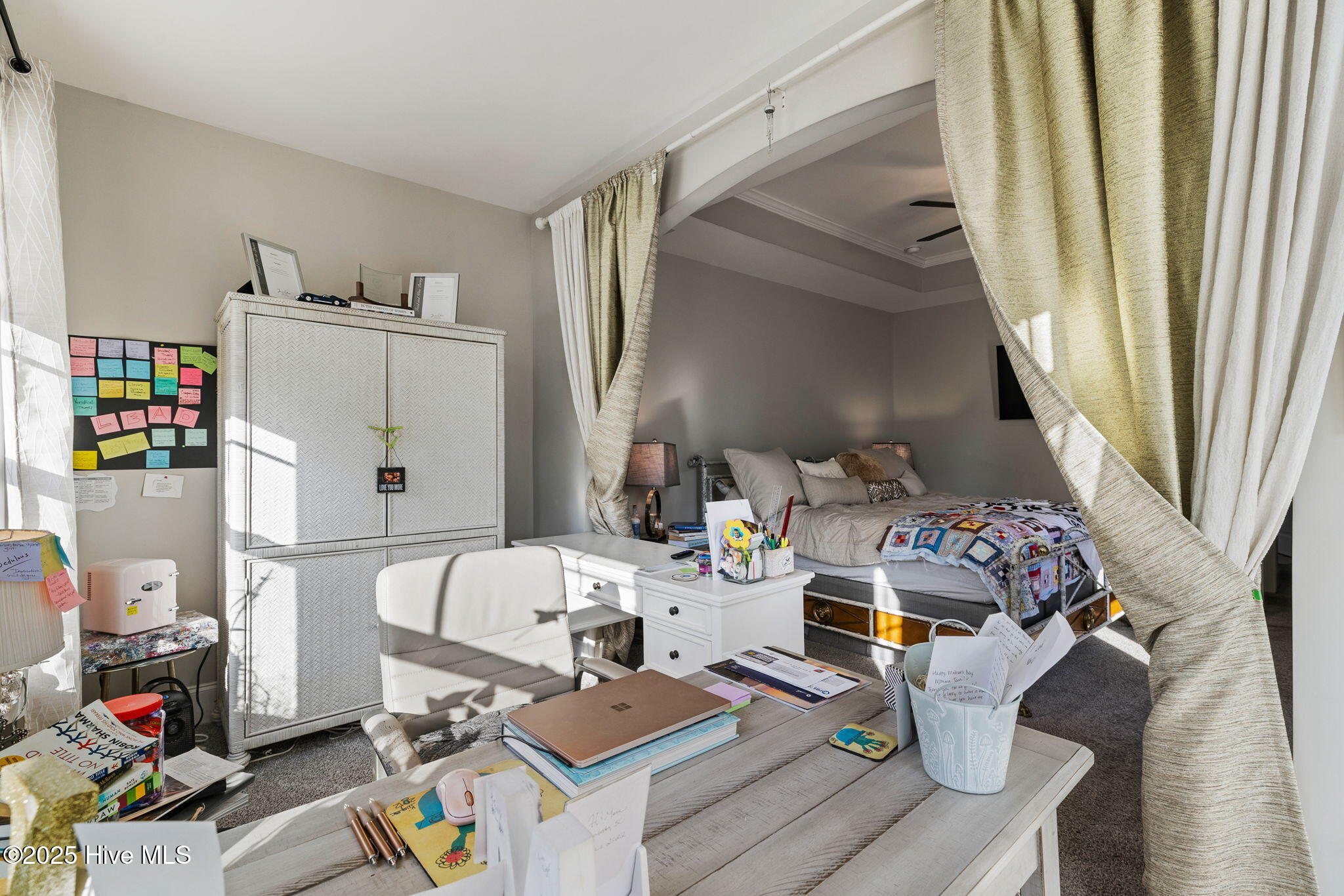 100542385 | Photo 28