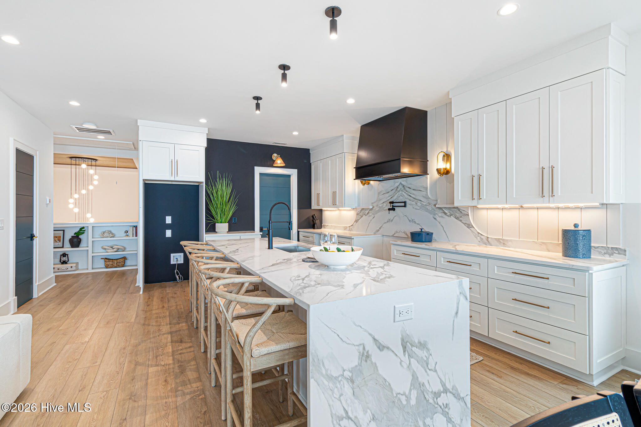 100556926 | Photo 11