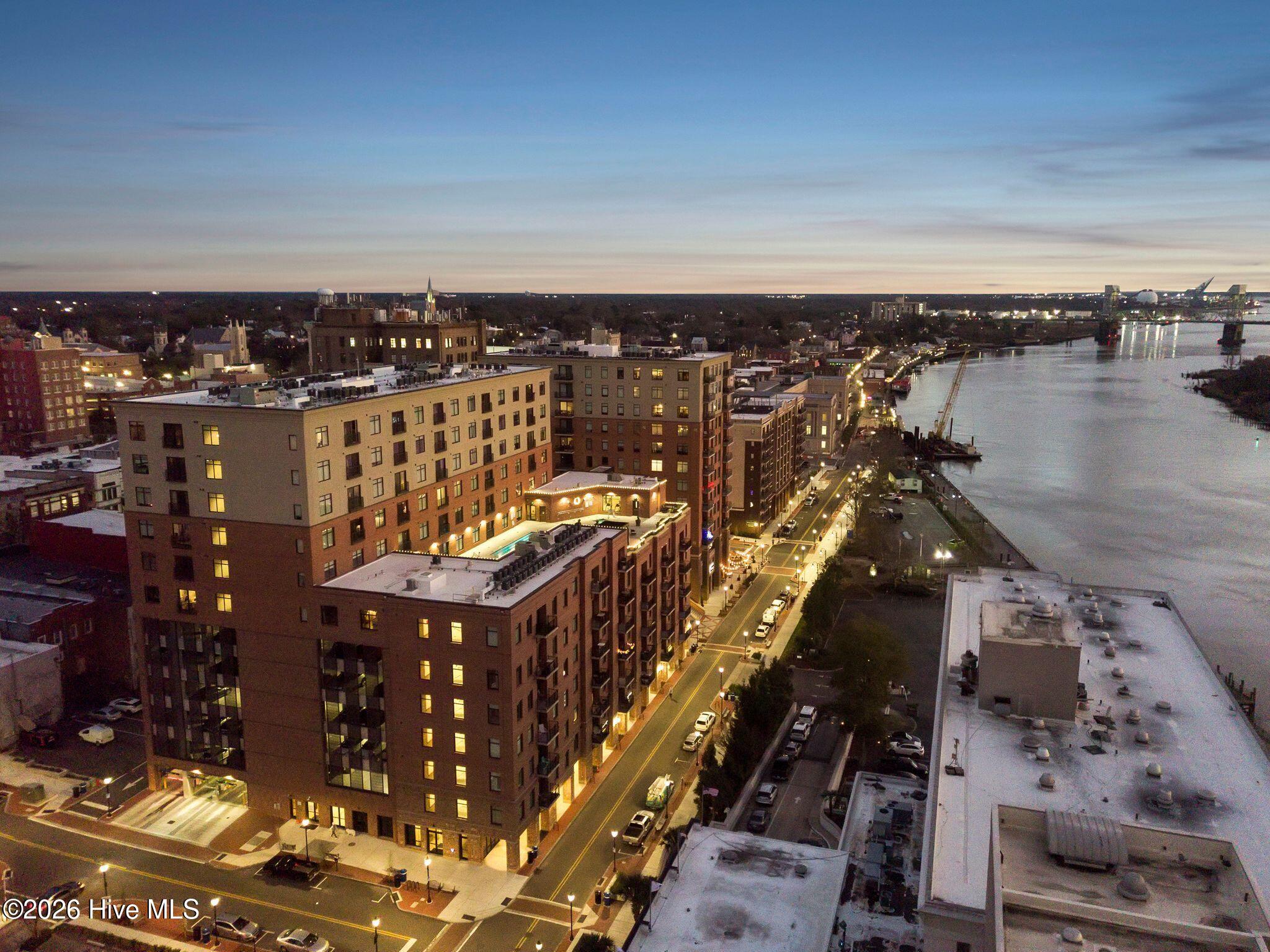 100559887 | Photo 43