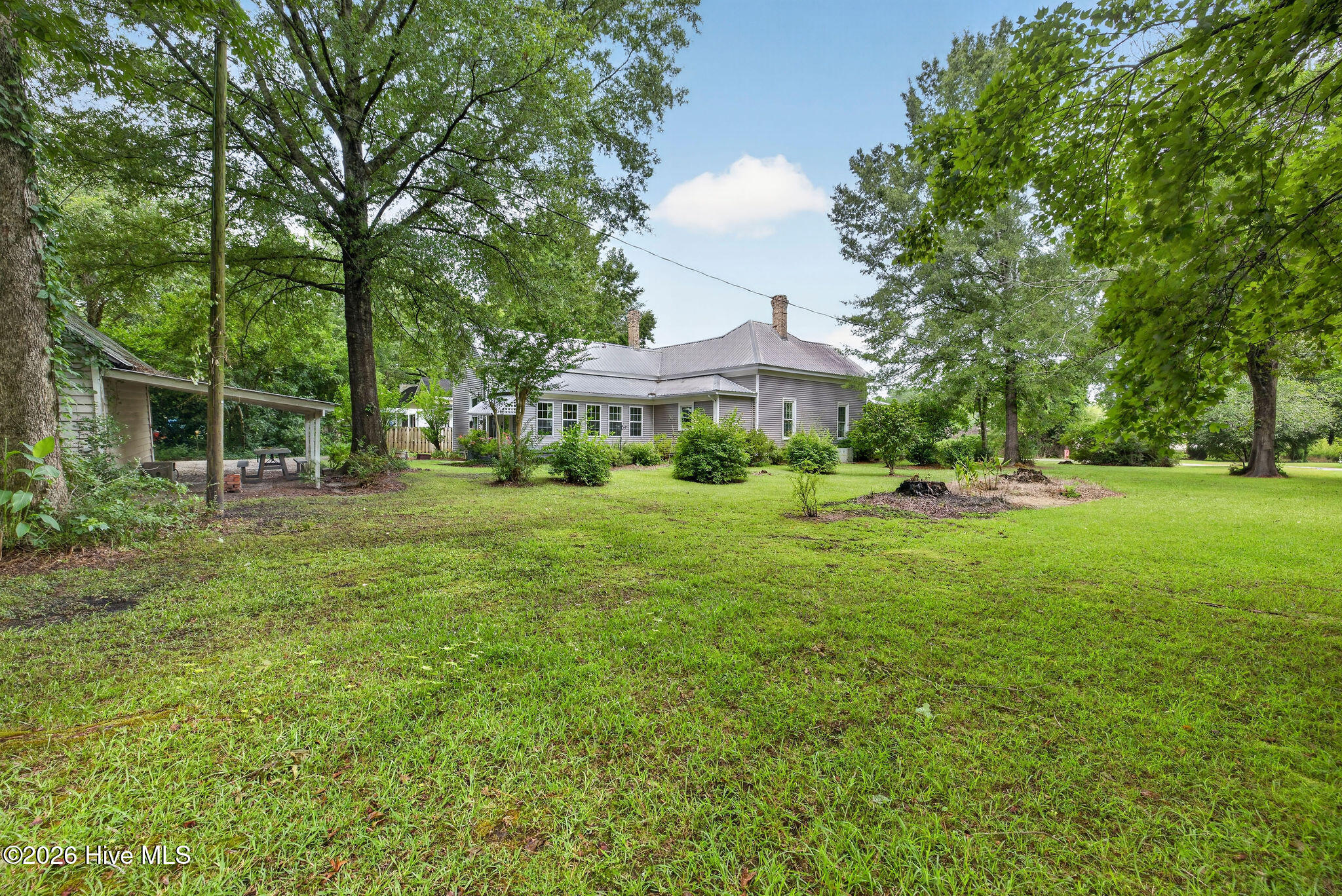 100589434 | Photo 43