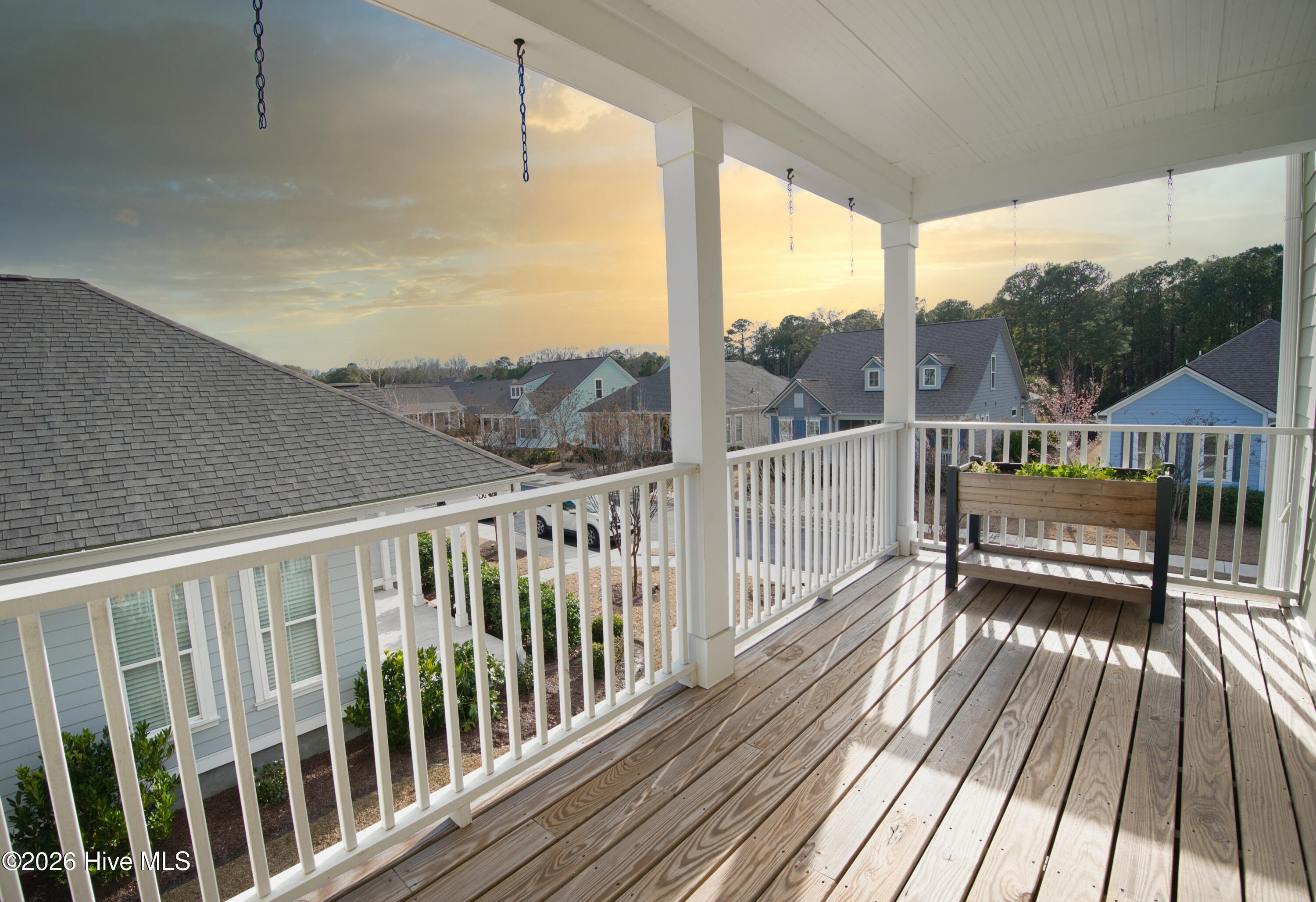 100551337 | Photo 64