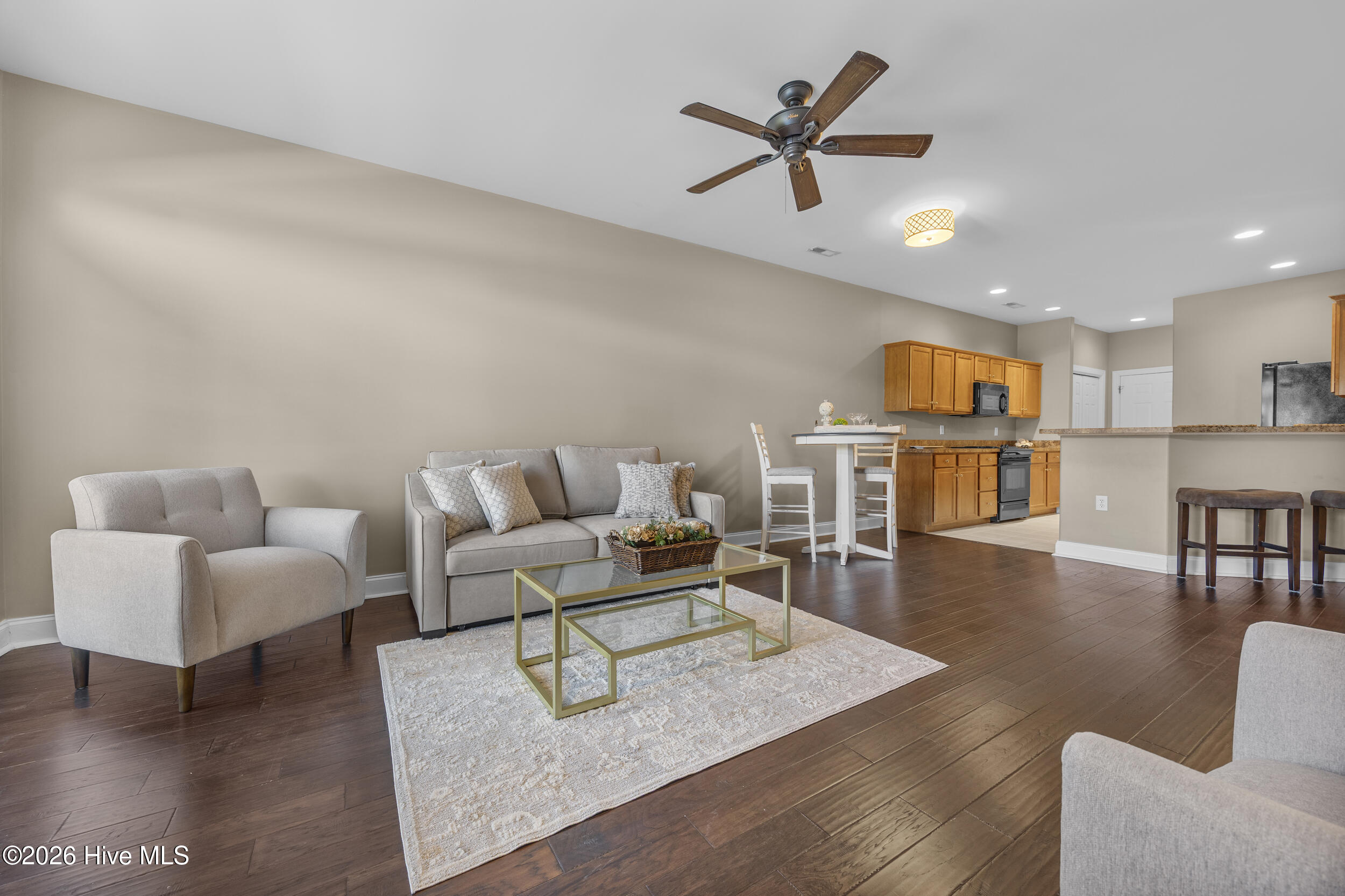 100552325 | Photo 16