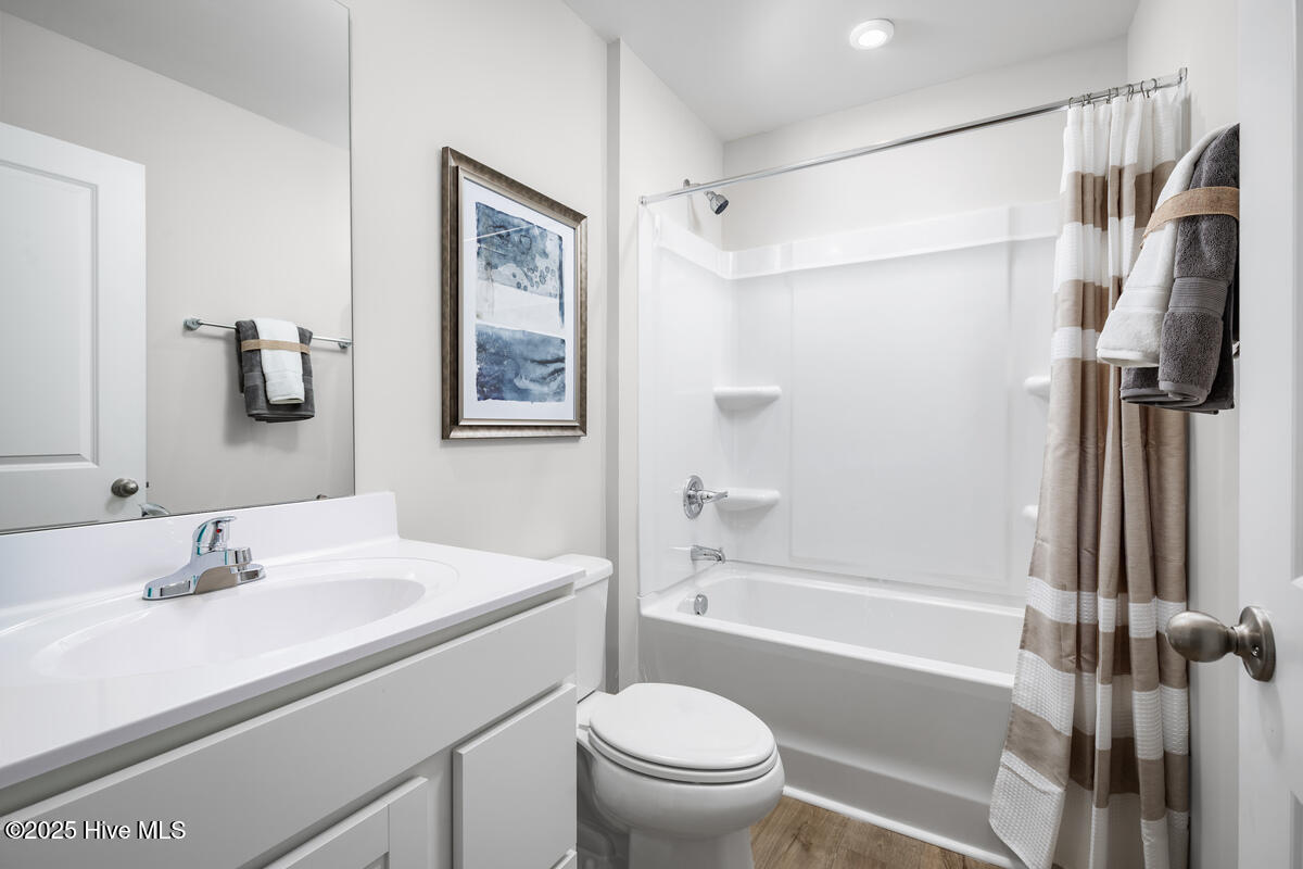 100525623 | Photo 13