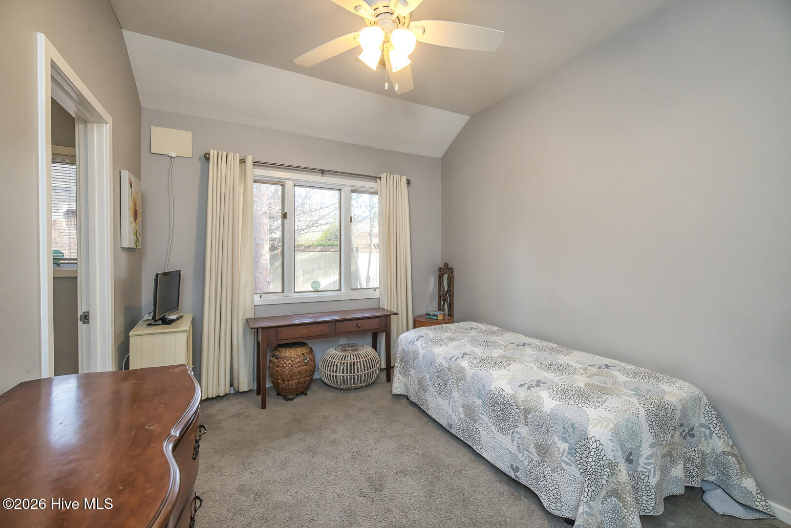 100549741 | Photo 24