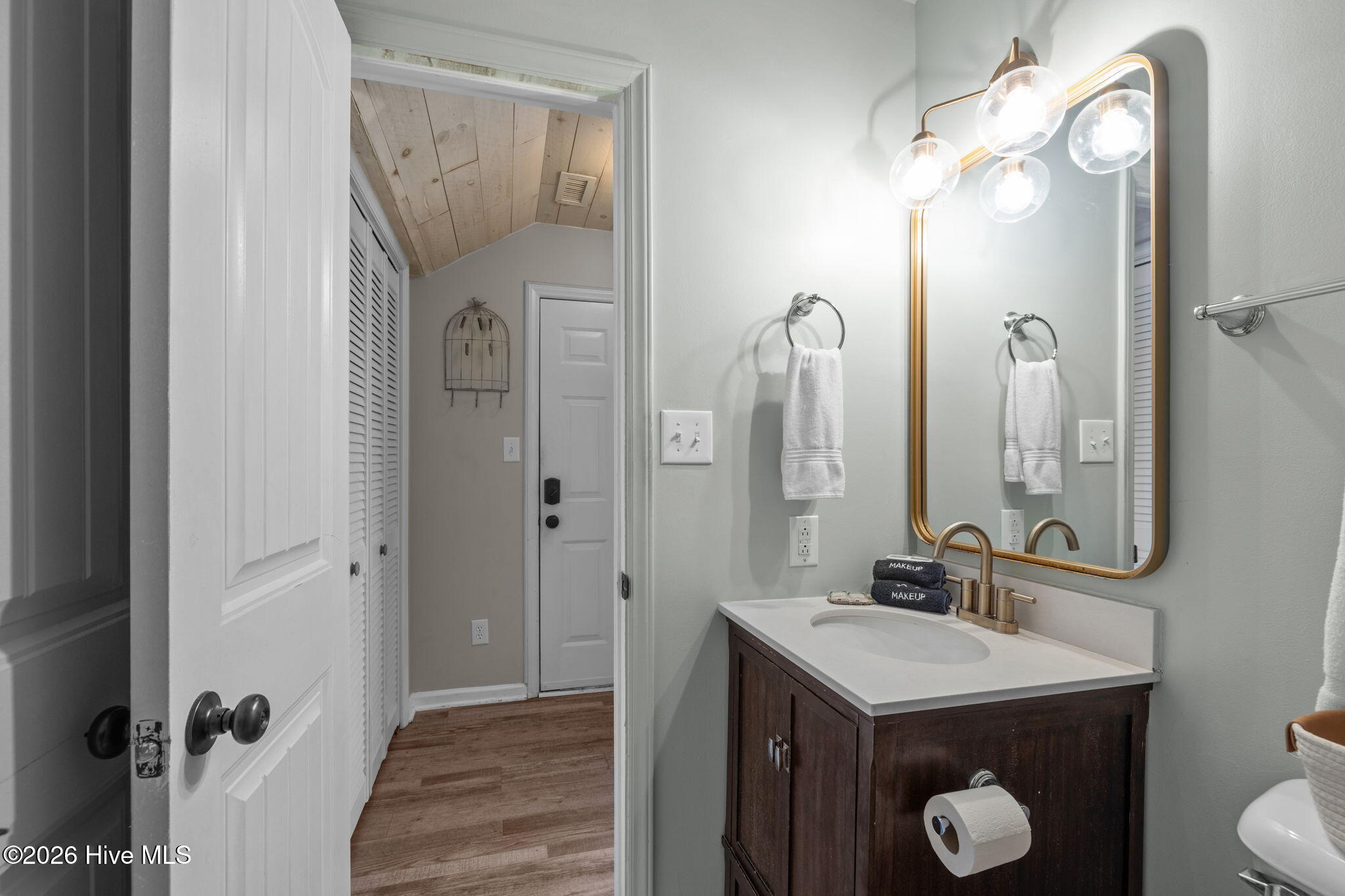 100552475 | Photo 21