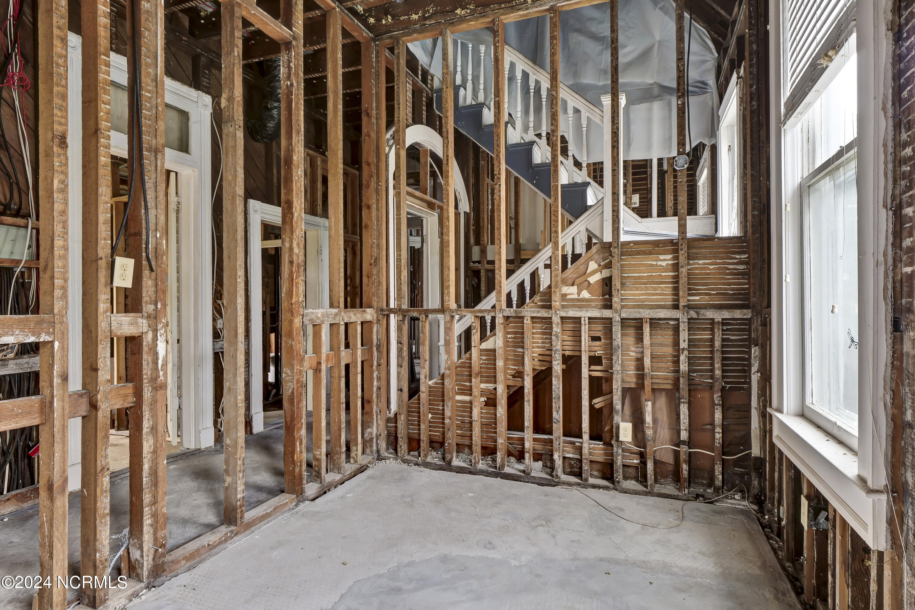 100472145 | Photo 55