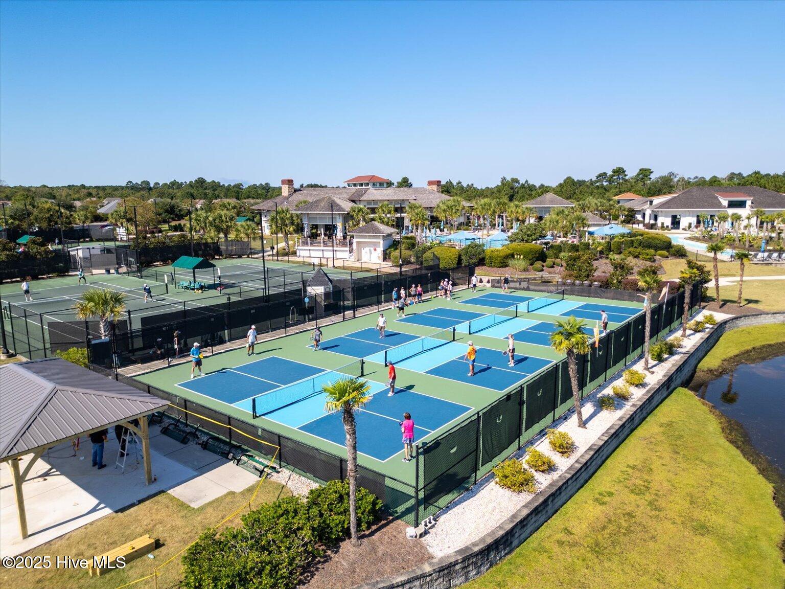 100529543 | Photo 53