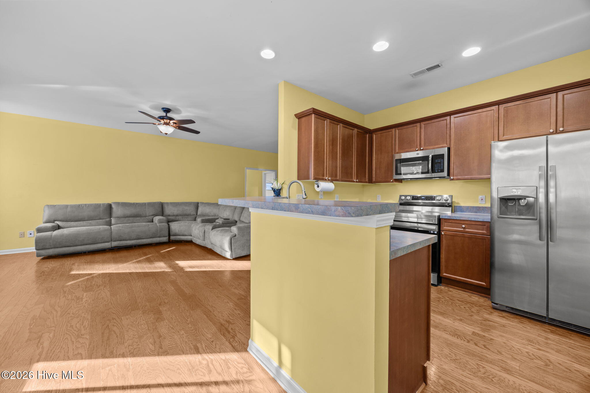 100549606 | Photo 17