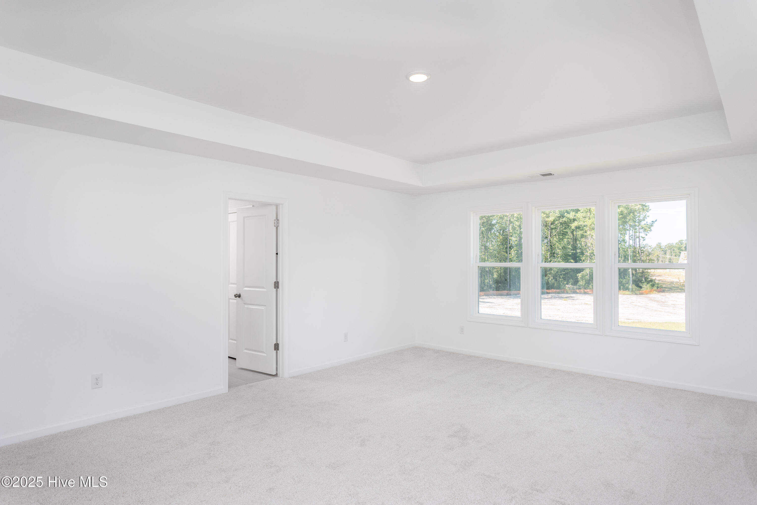 100504339 | Photo 23