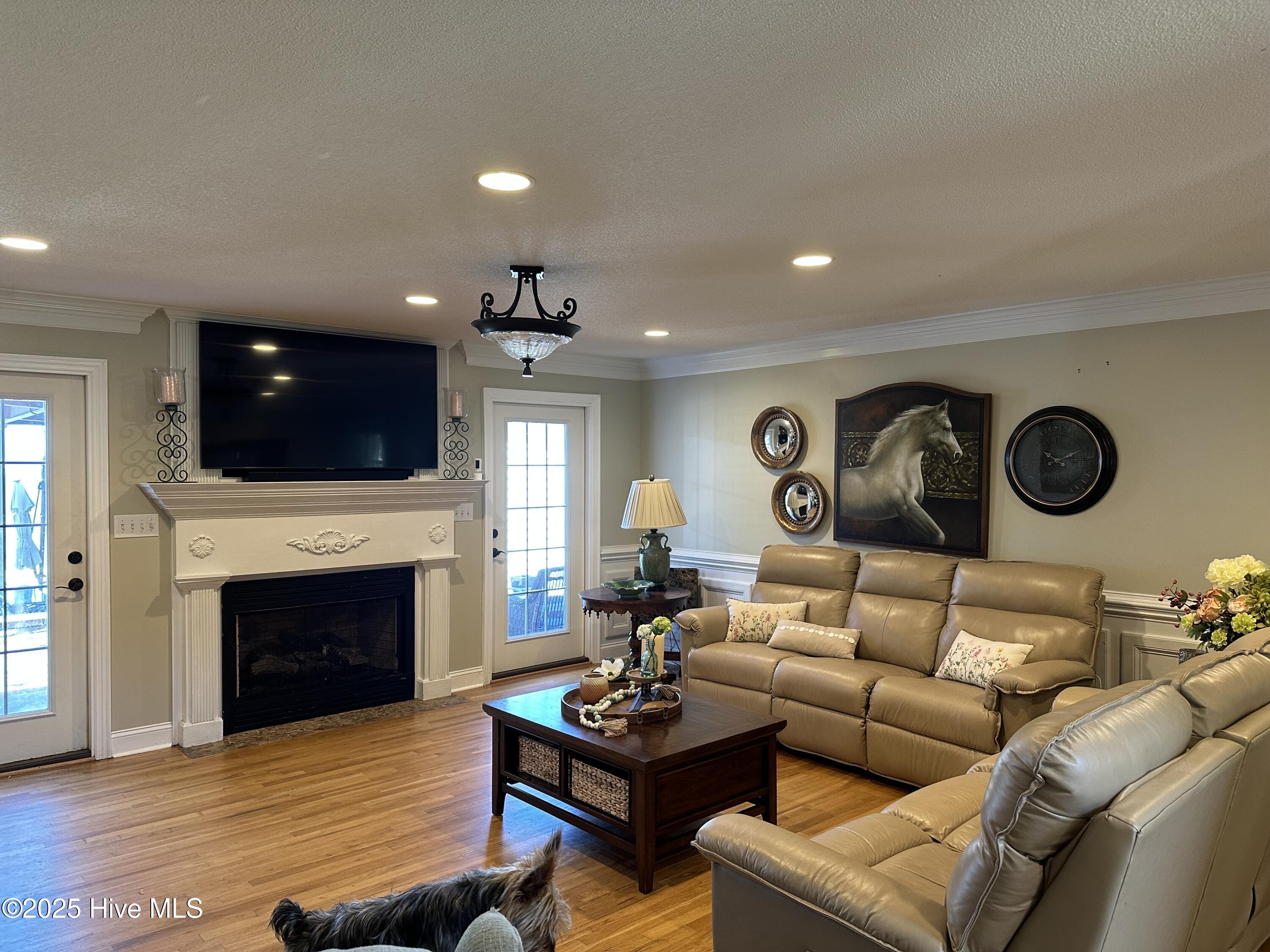 100514130 | Photo 19