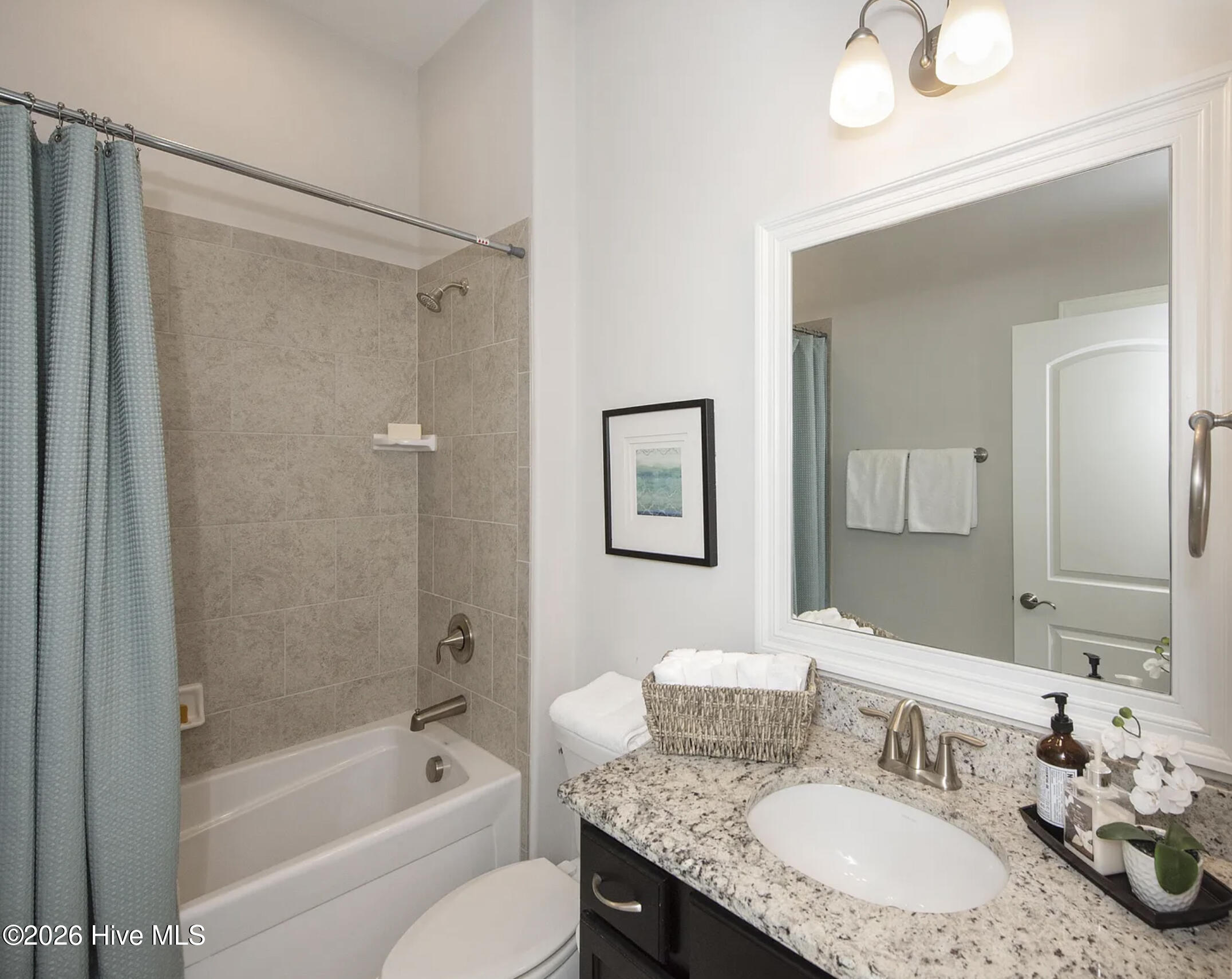 100563129 | Photo 30