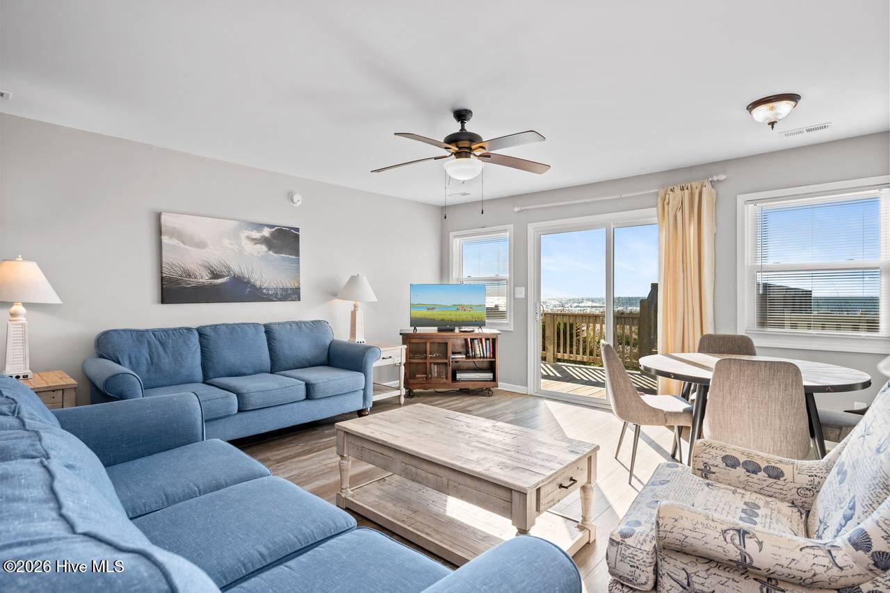 100555607 | Photo 30