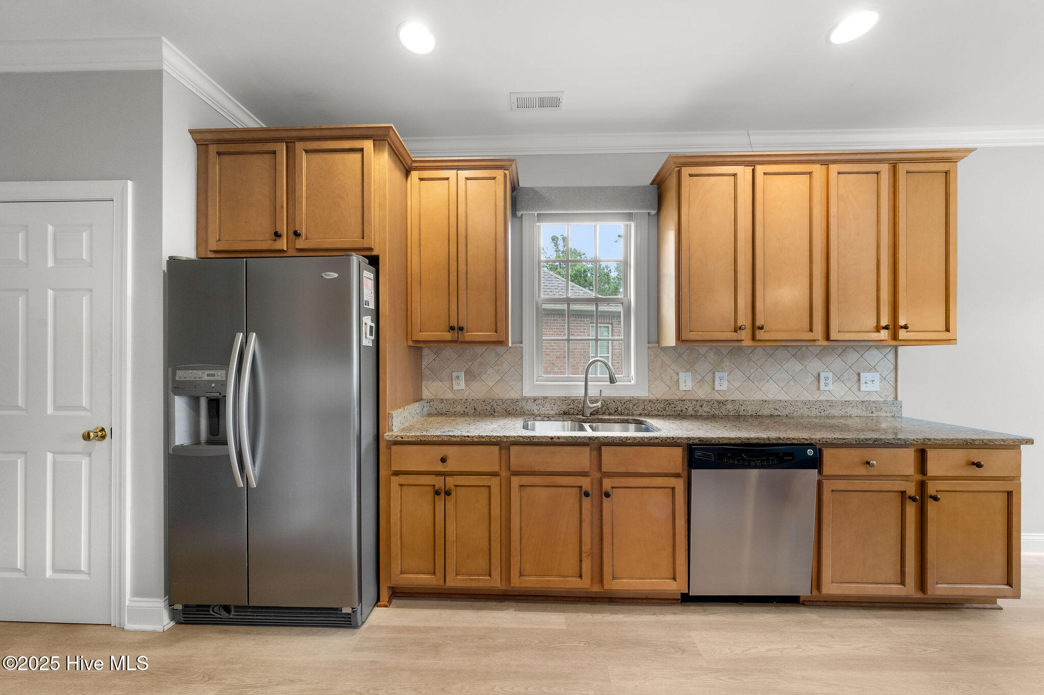 100524928 | Photo 14