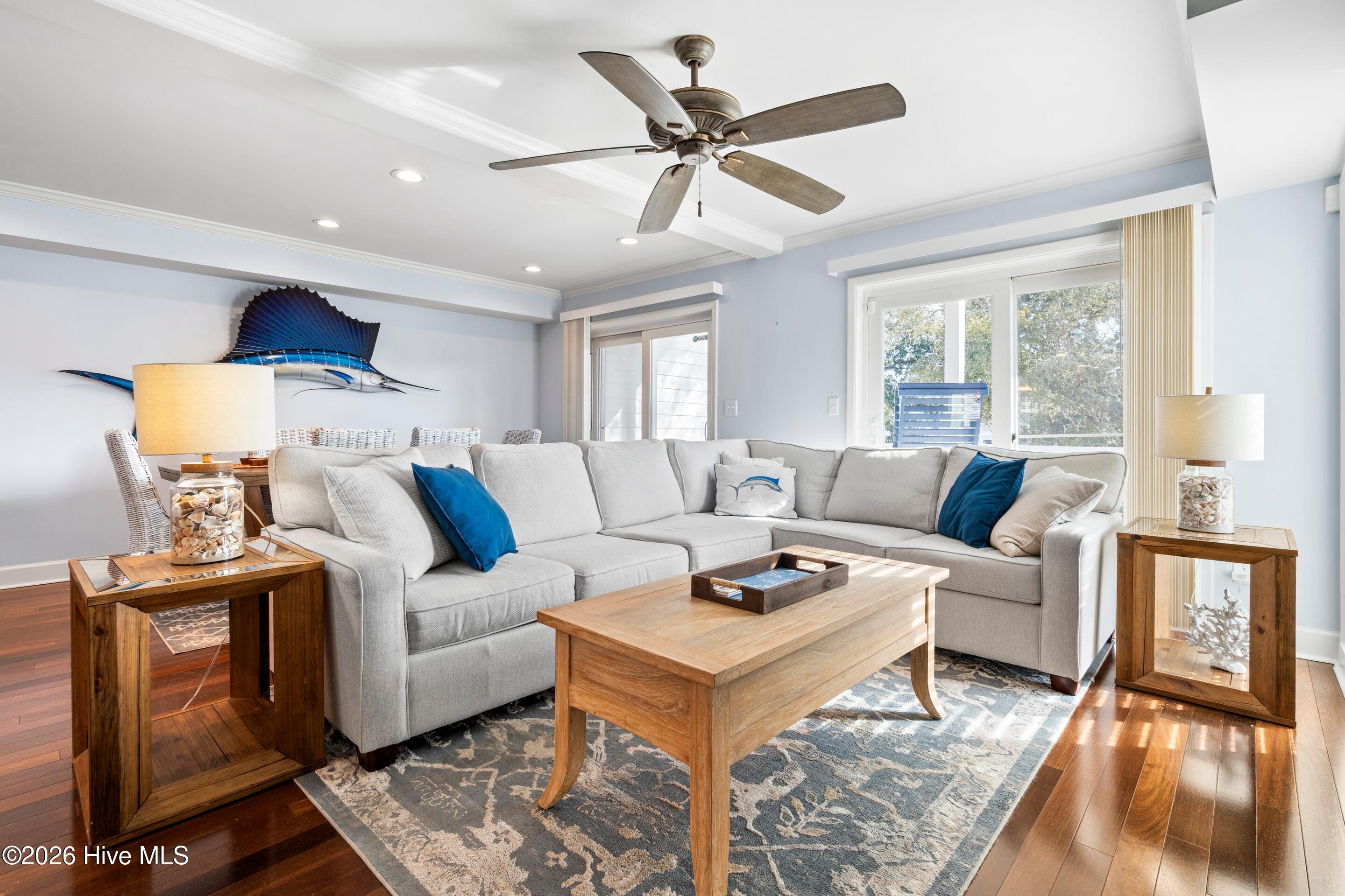 100548419 | Photo 24