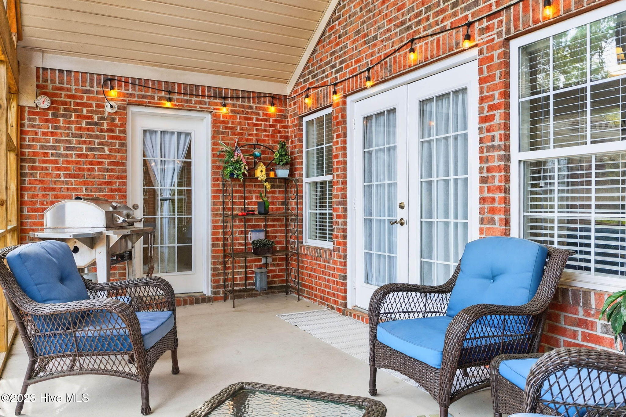 100562589 | Photo 55