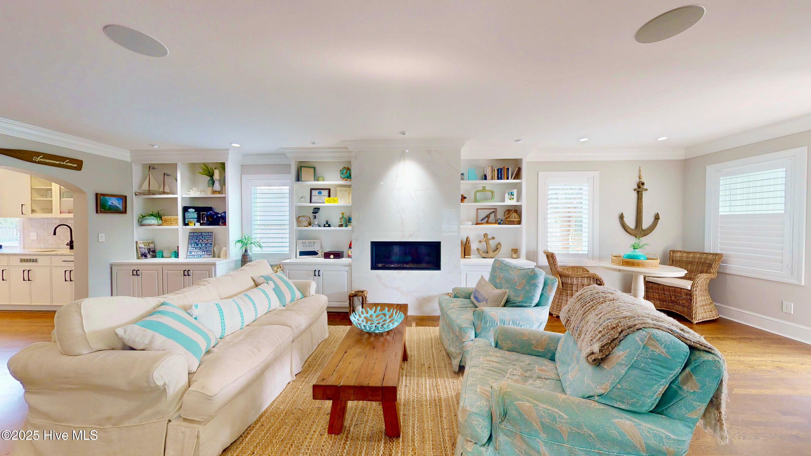 100543231 | Photo 17