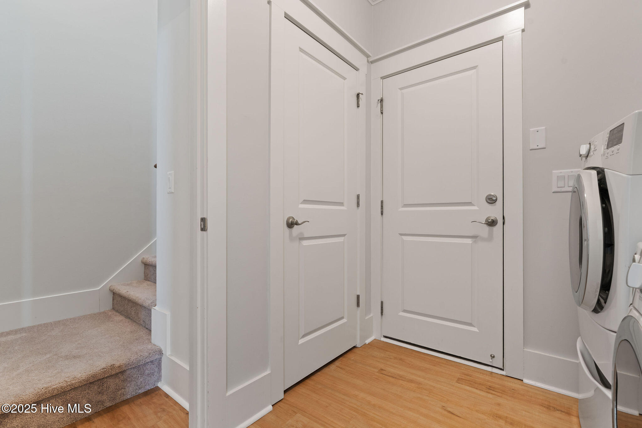 100523892 | Photo 42