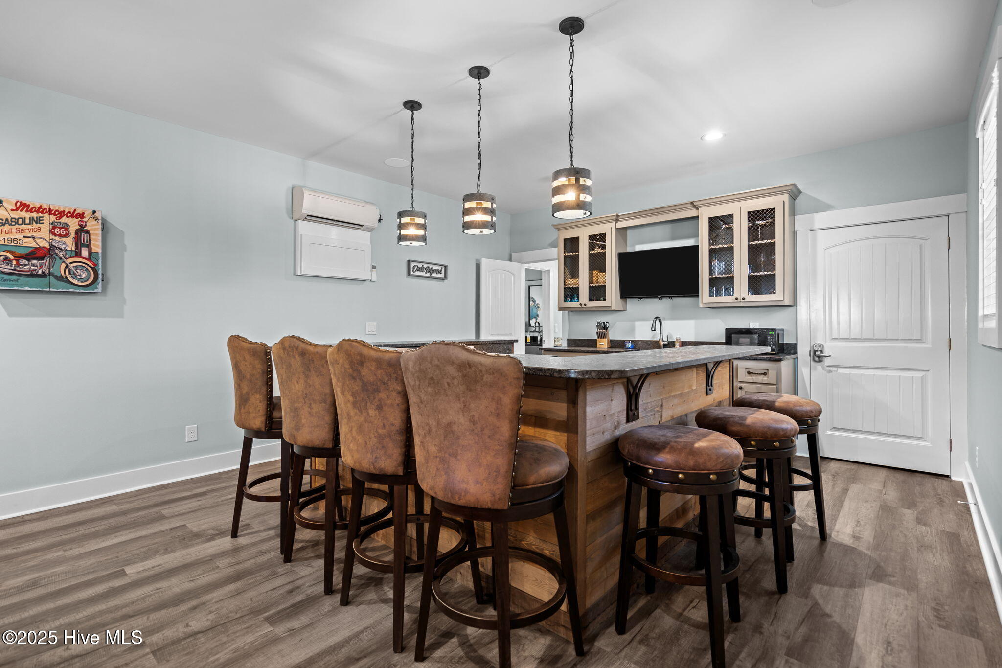 100521315 | Photo 35